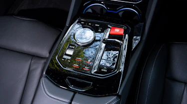 BMW M5 Touring - centre console