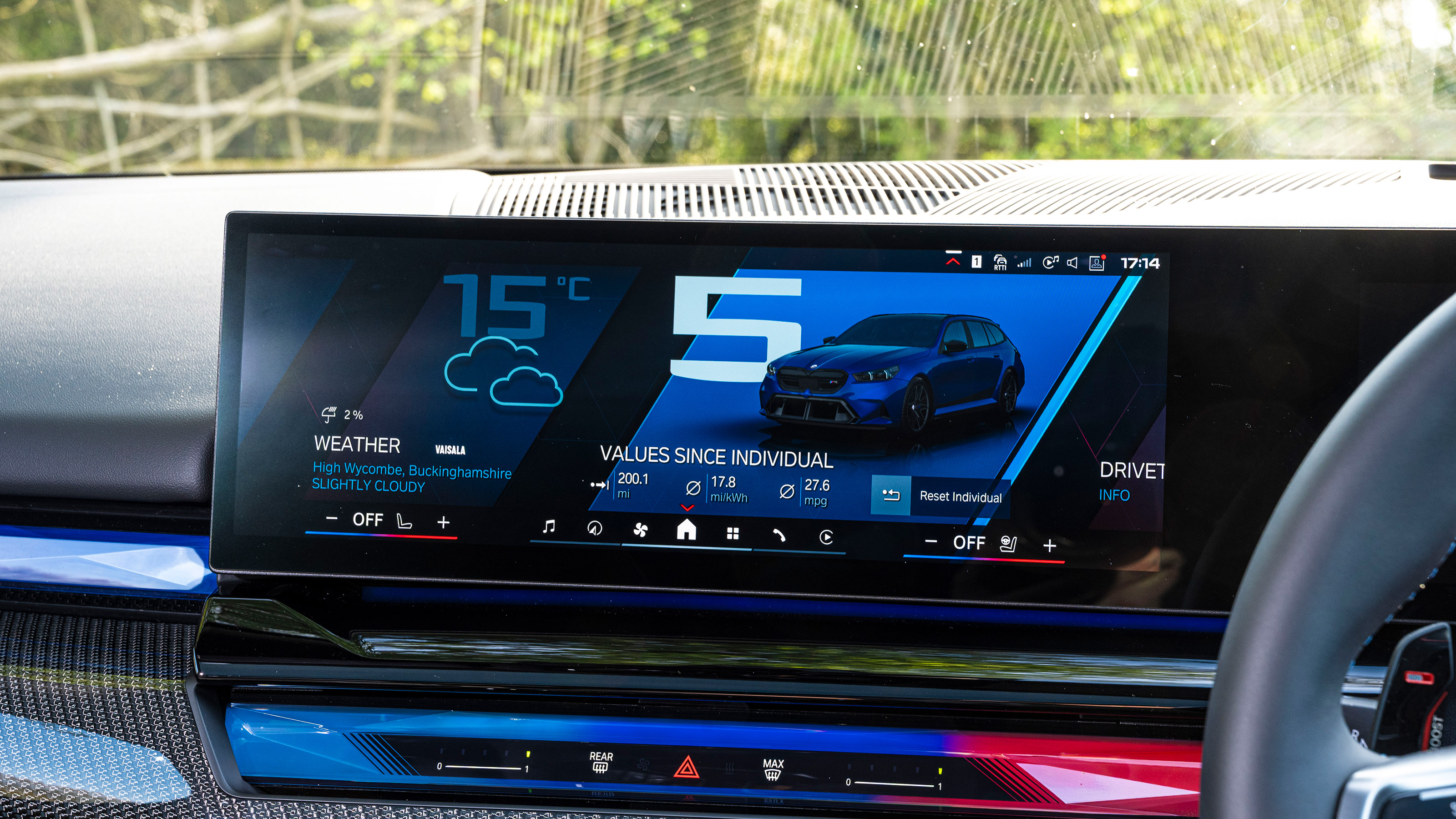 BMW M5 Touring - screen