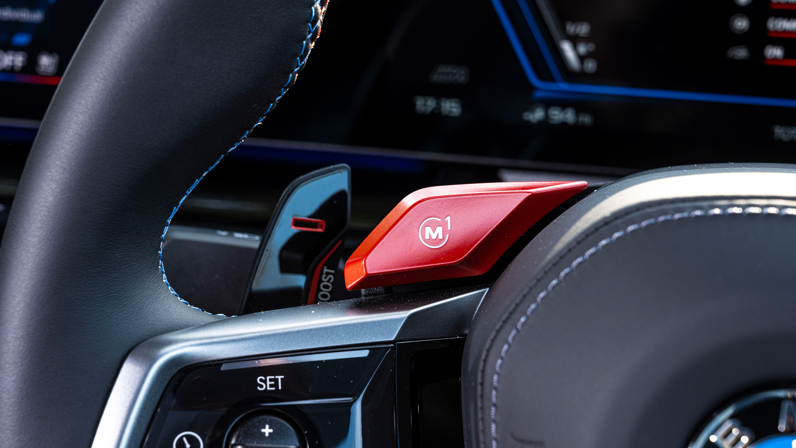 BMW M5 Touring - M button