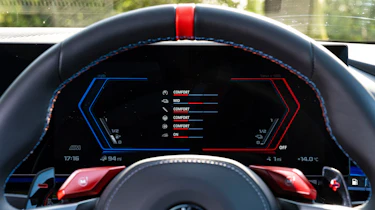 BMW M5 Touring - dials