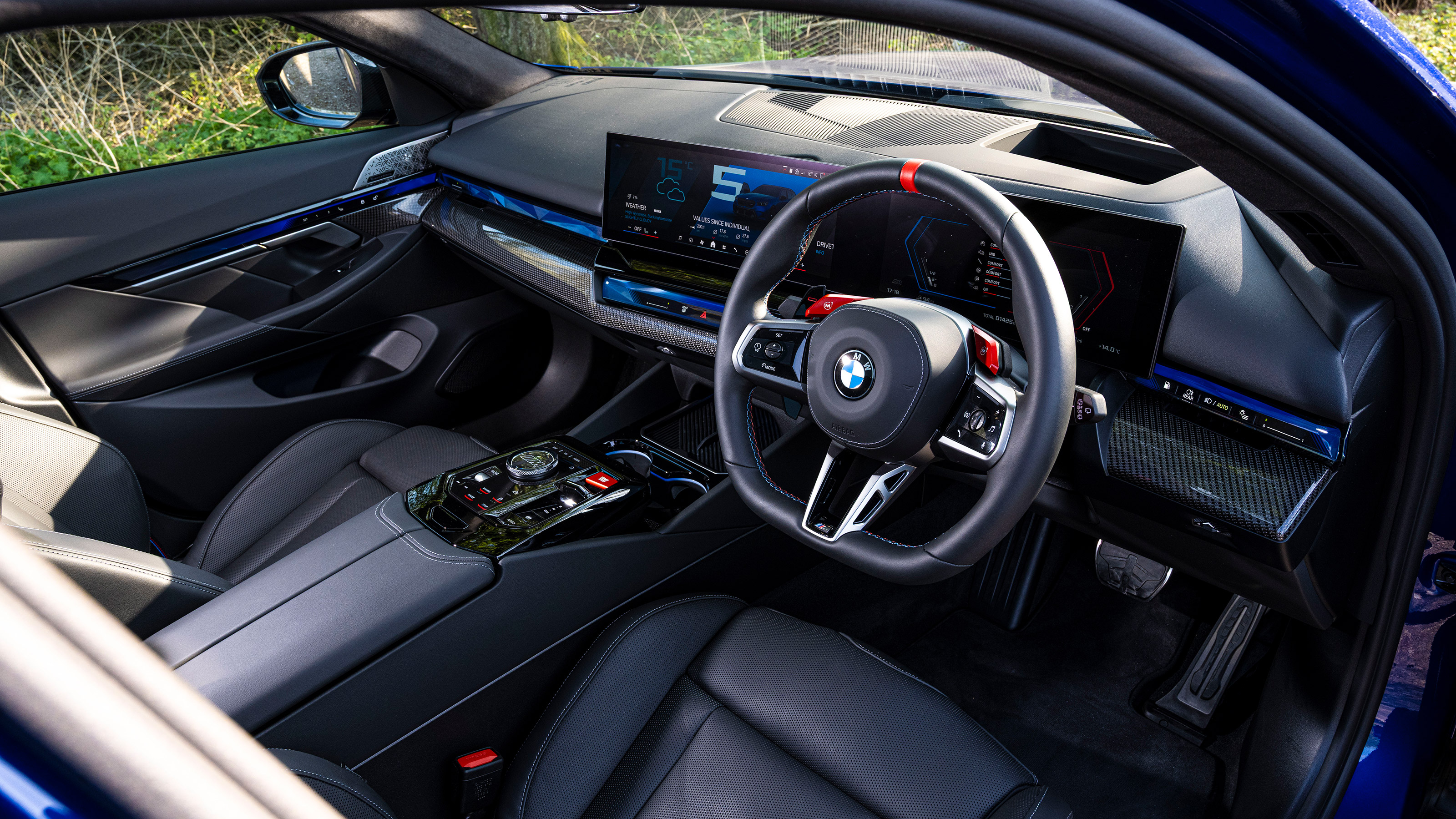 BMW M5 Touring - cabin