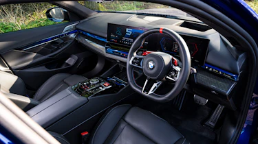 BMW M5 Touring - cabin
