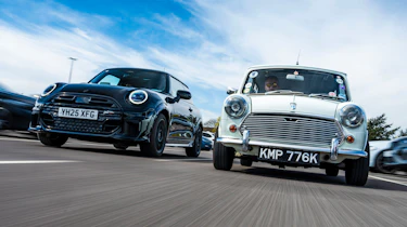 Morris Mini and MINI Cooper - dynamic