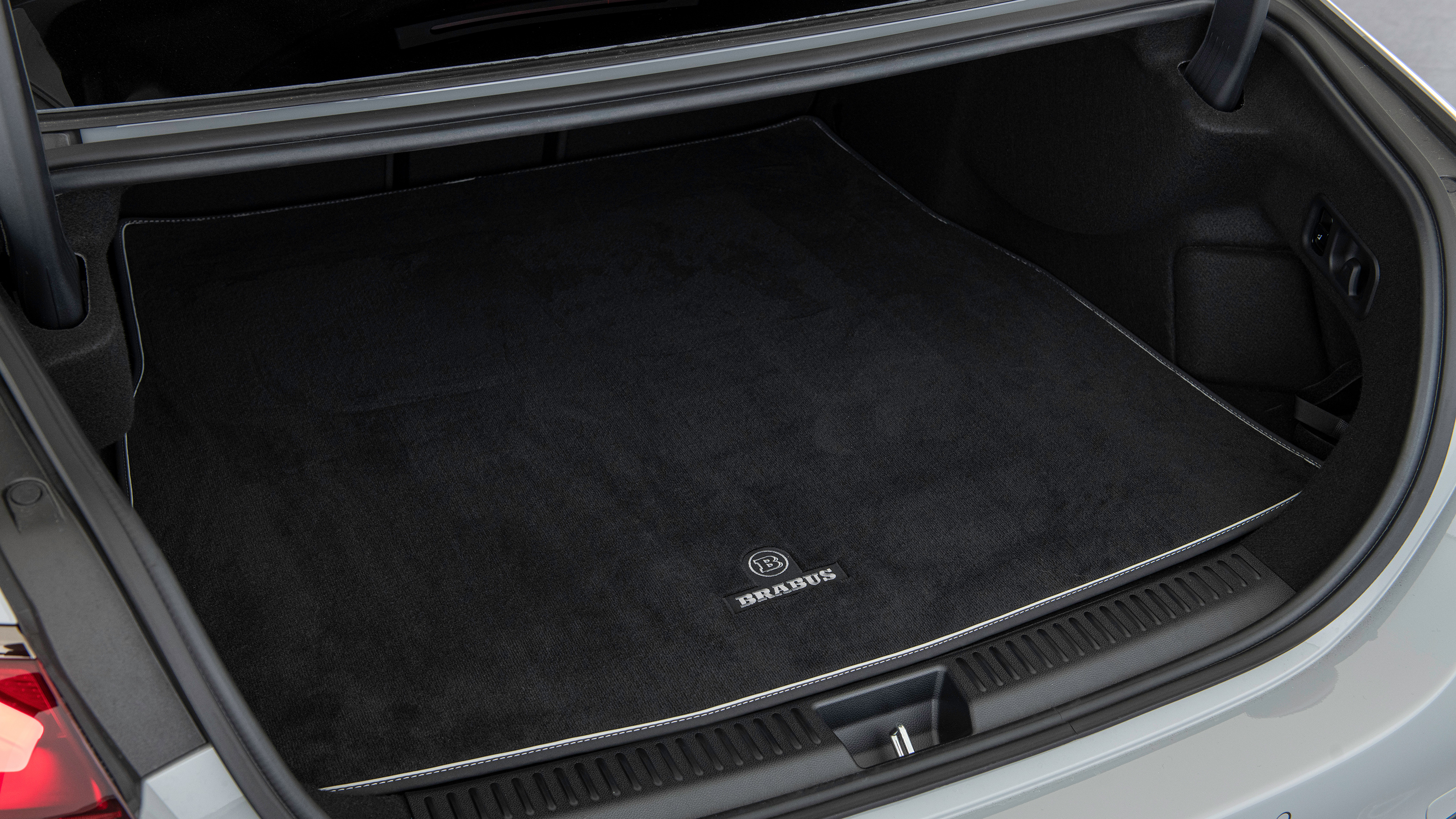 Brabus 700 - boot