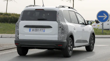 Dacia Jogger facelift (camouflaged) - rear