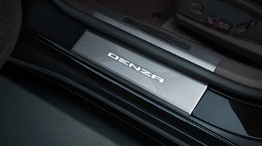 Denza Z9GT - sill