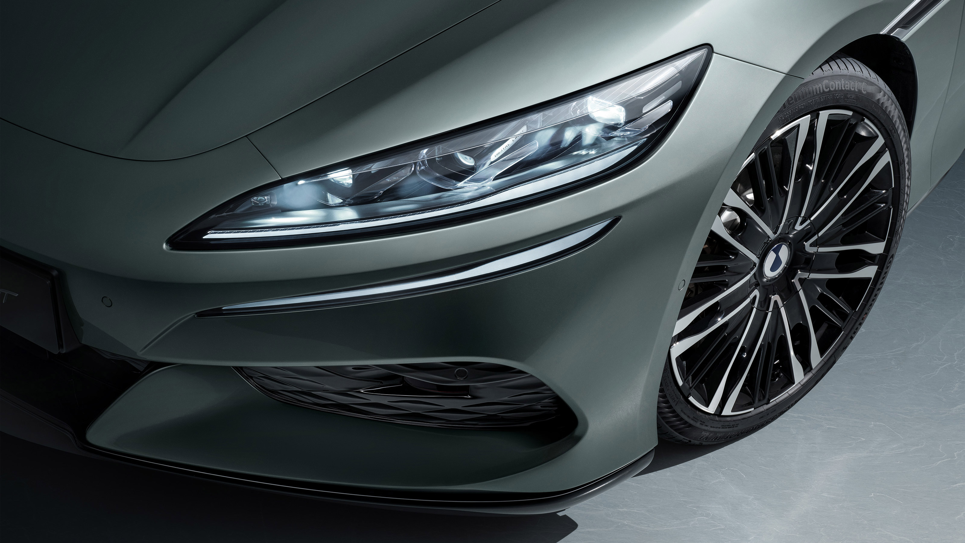  Denza Z9GT - front light