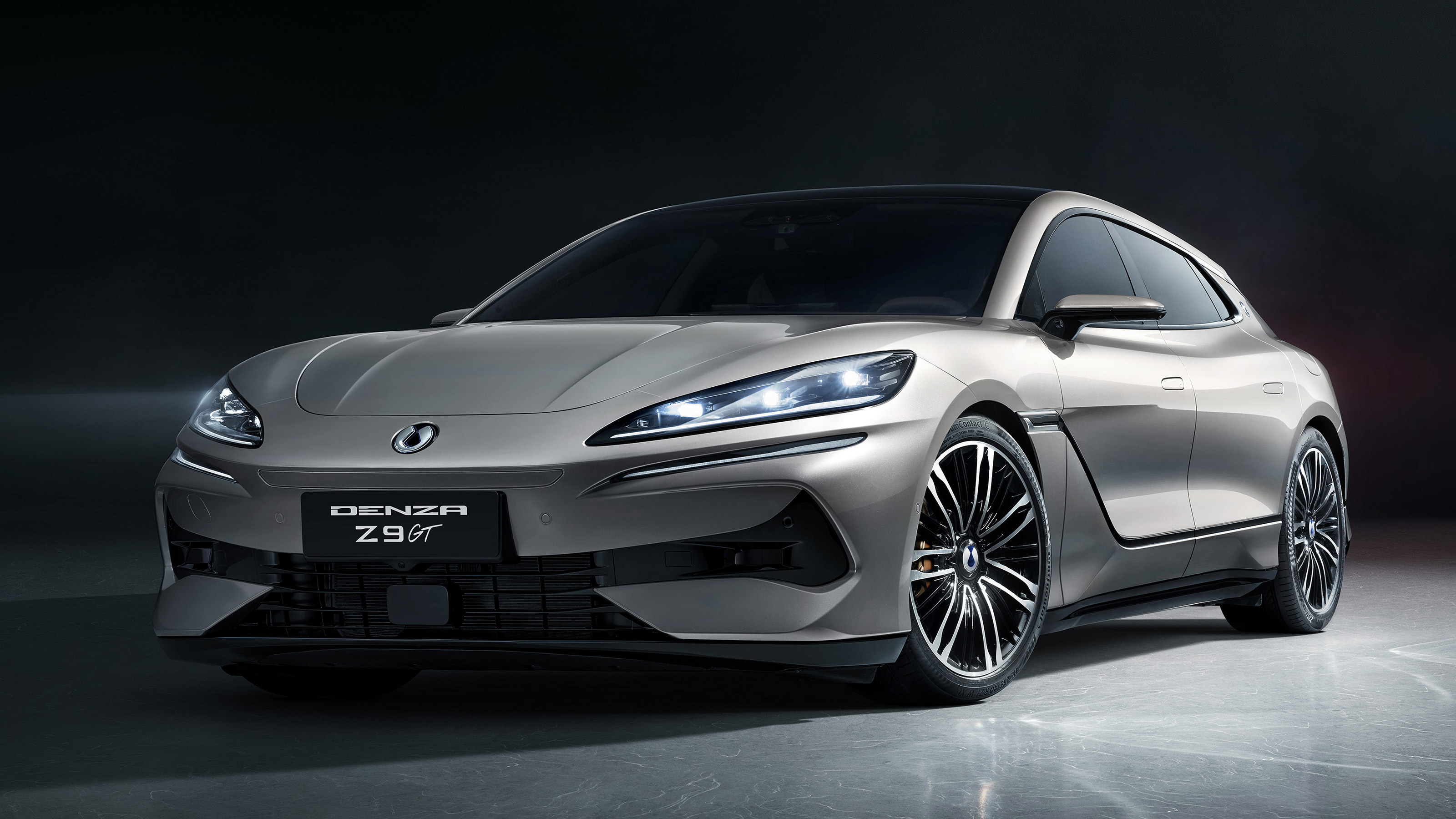  Denza Z9GT - front studio