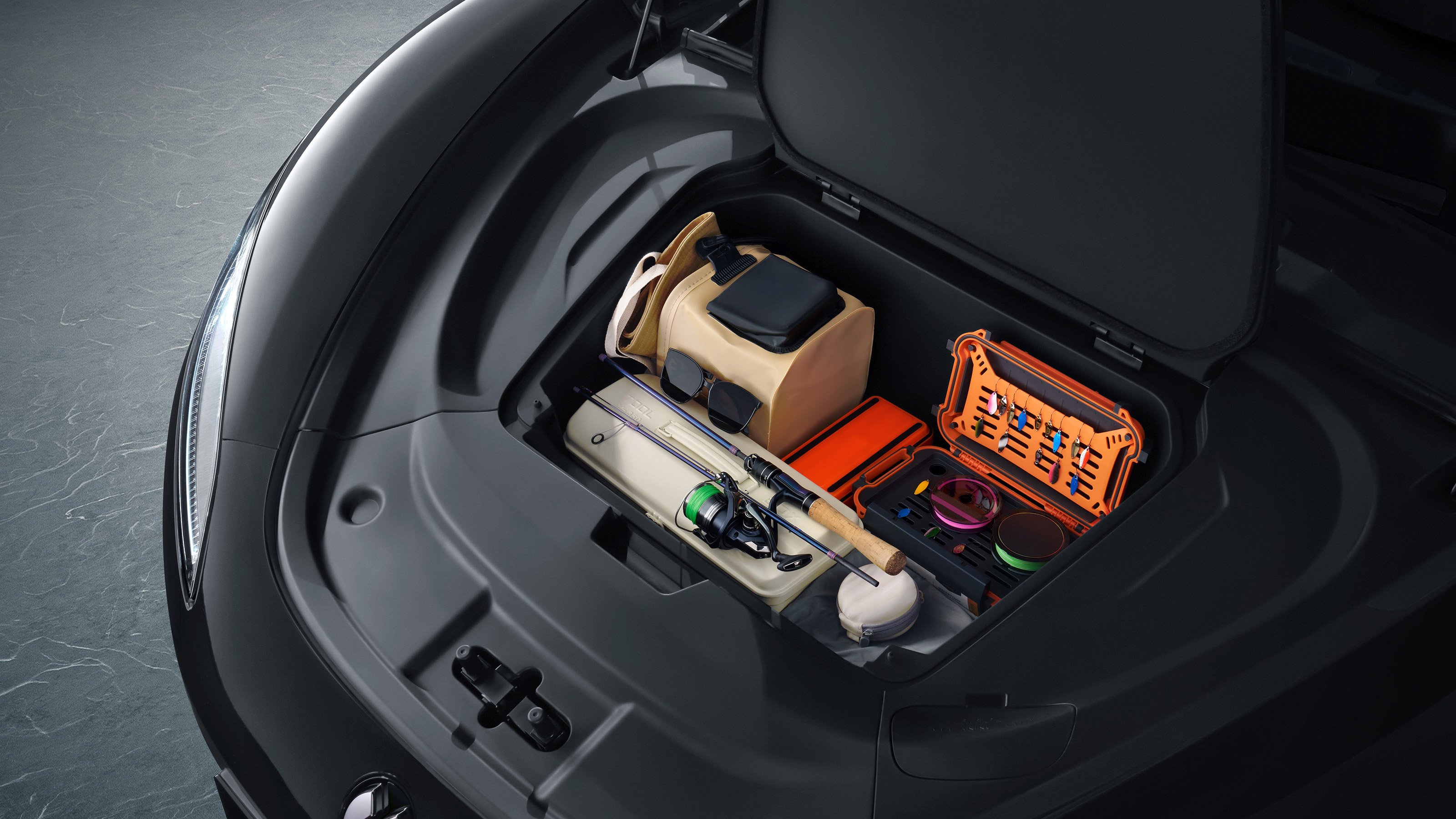  Denza Z9GT - front storage