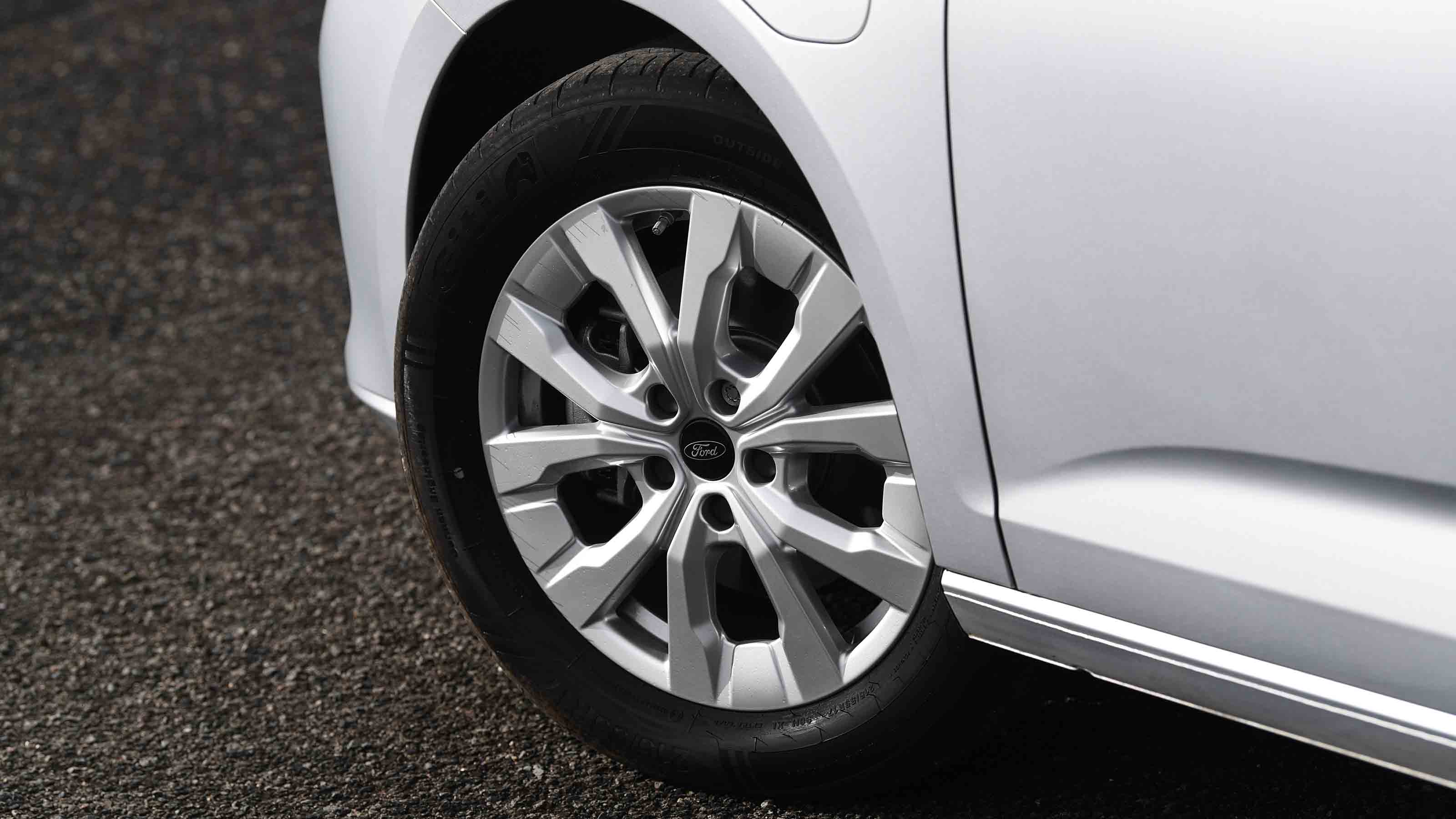 Ford Tourneo Connect - alloy wheels