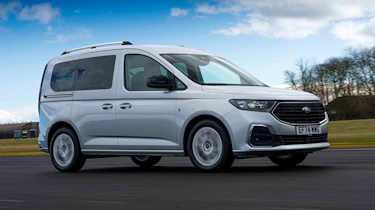 Ford Tourneo Connect - front tracking