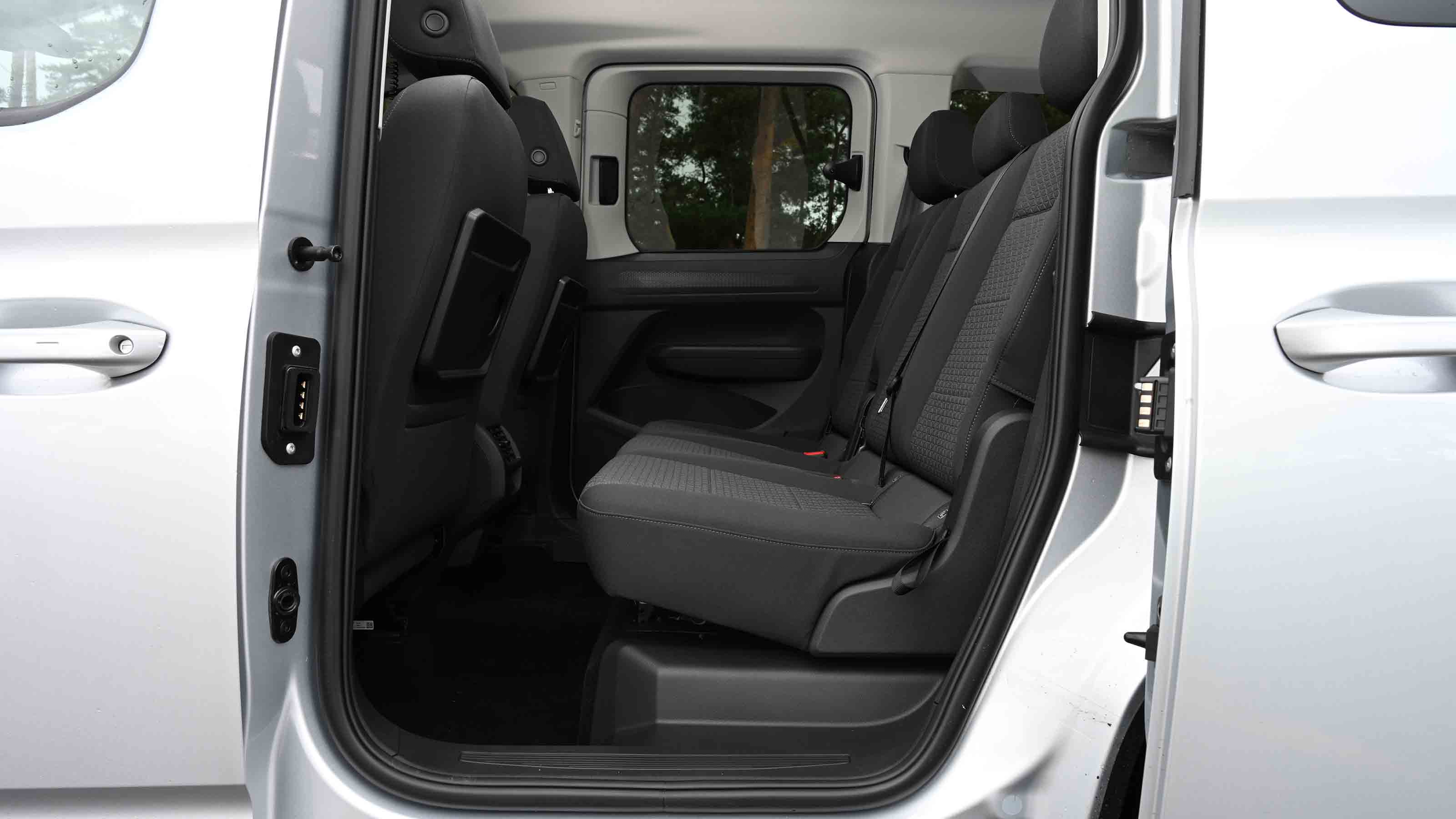 Ford Tourneo Connect - rear seats