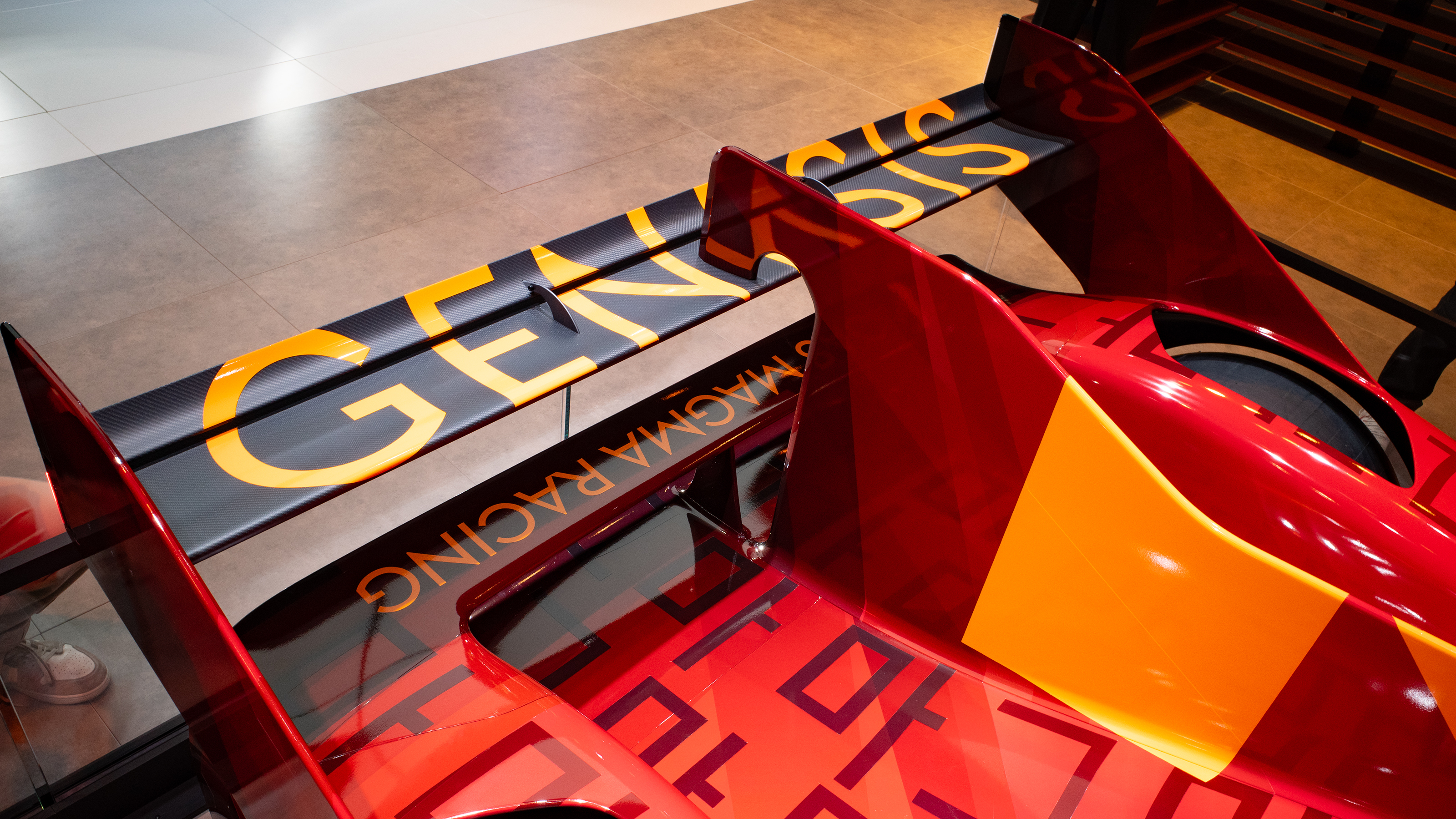 Genesis GMR-001 - rear wing