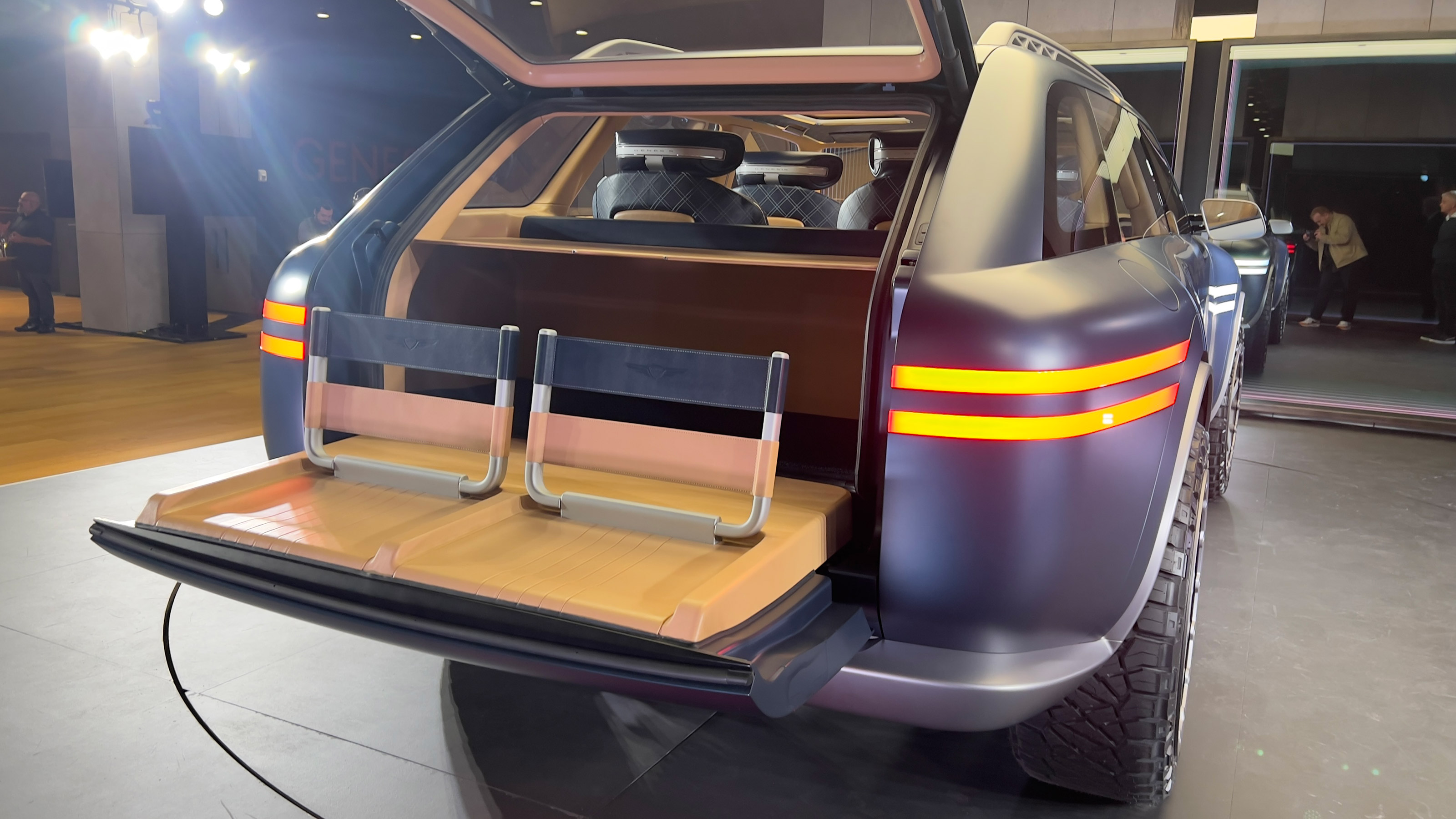 Genesis X Gran Equator studio - boot seats