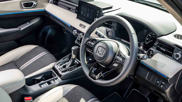 Honda HR-V - dashboard, from side