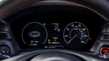 Honda HR-V - digital instrument cluster