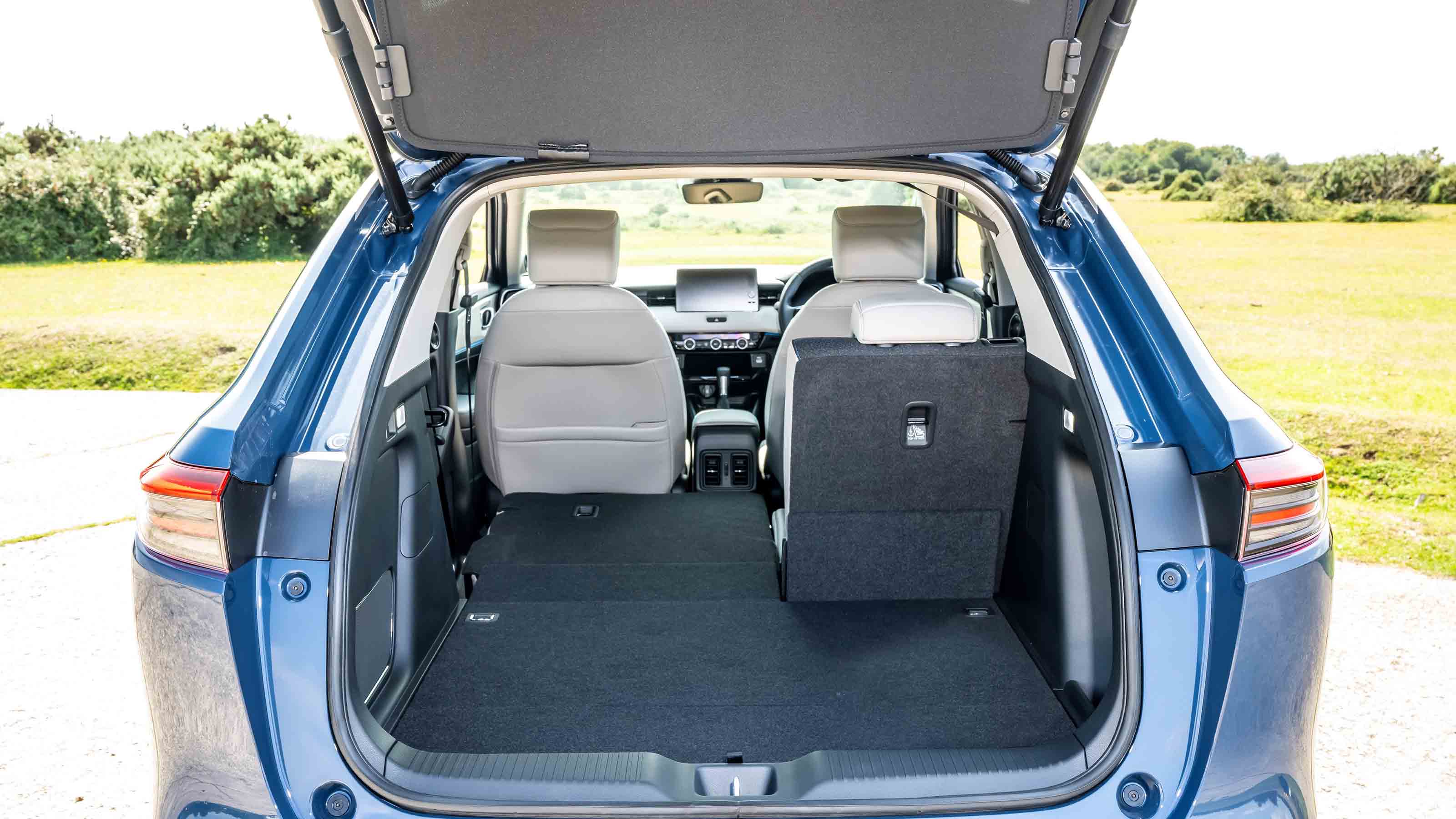 Honda HR-V - boot, seats partially folded