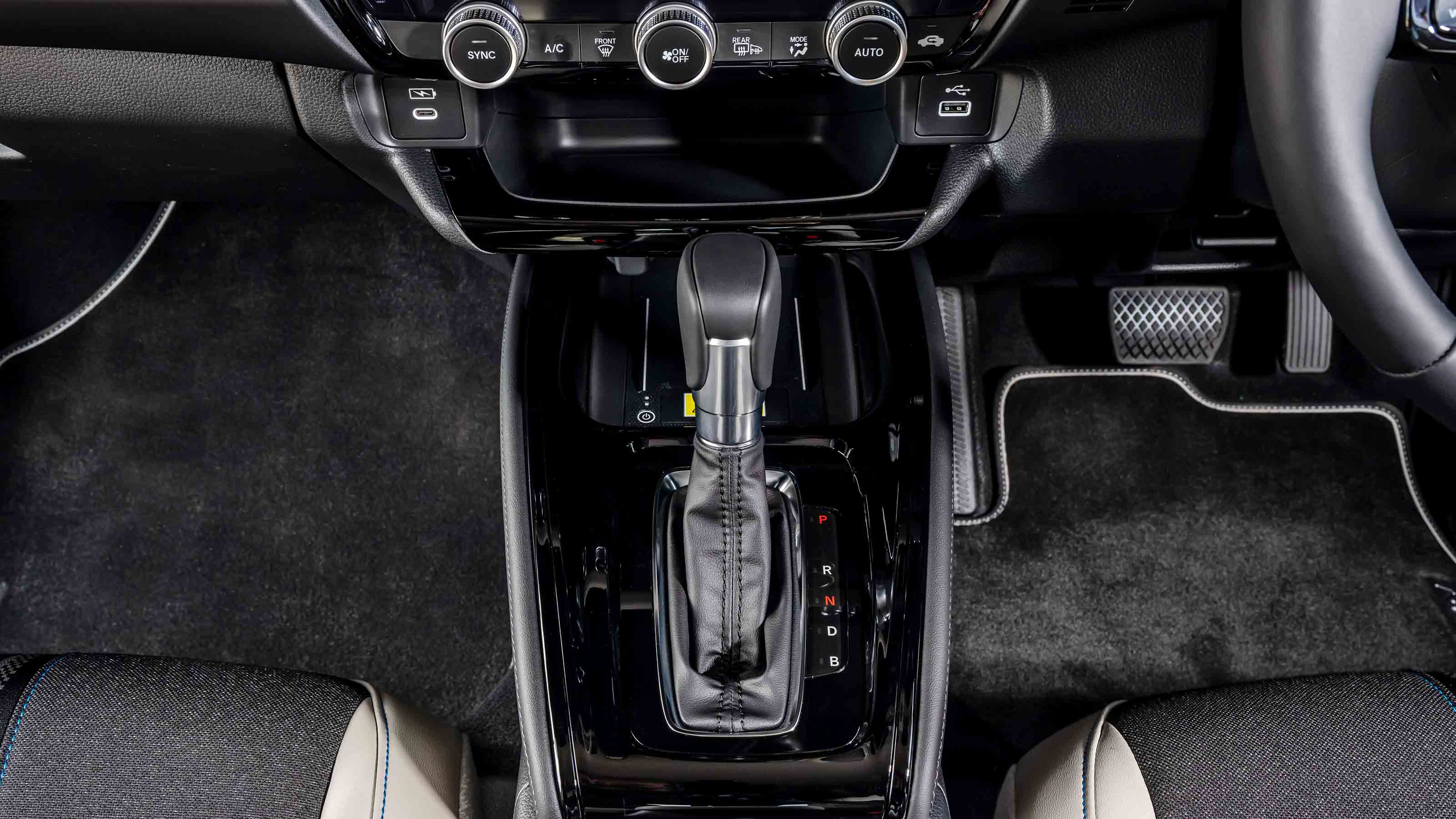 Honda HR-V - gear lever