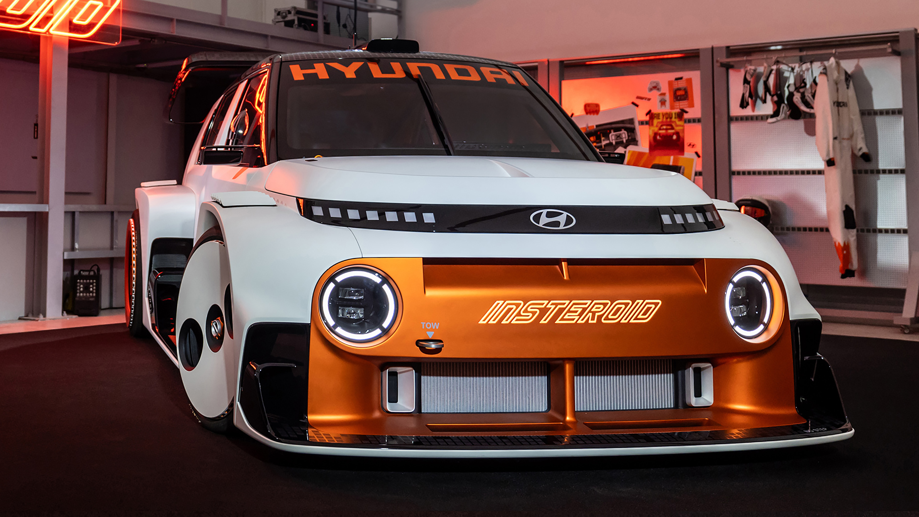 Hyundai Insteroid - front static