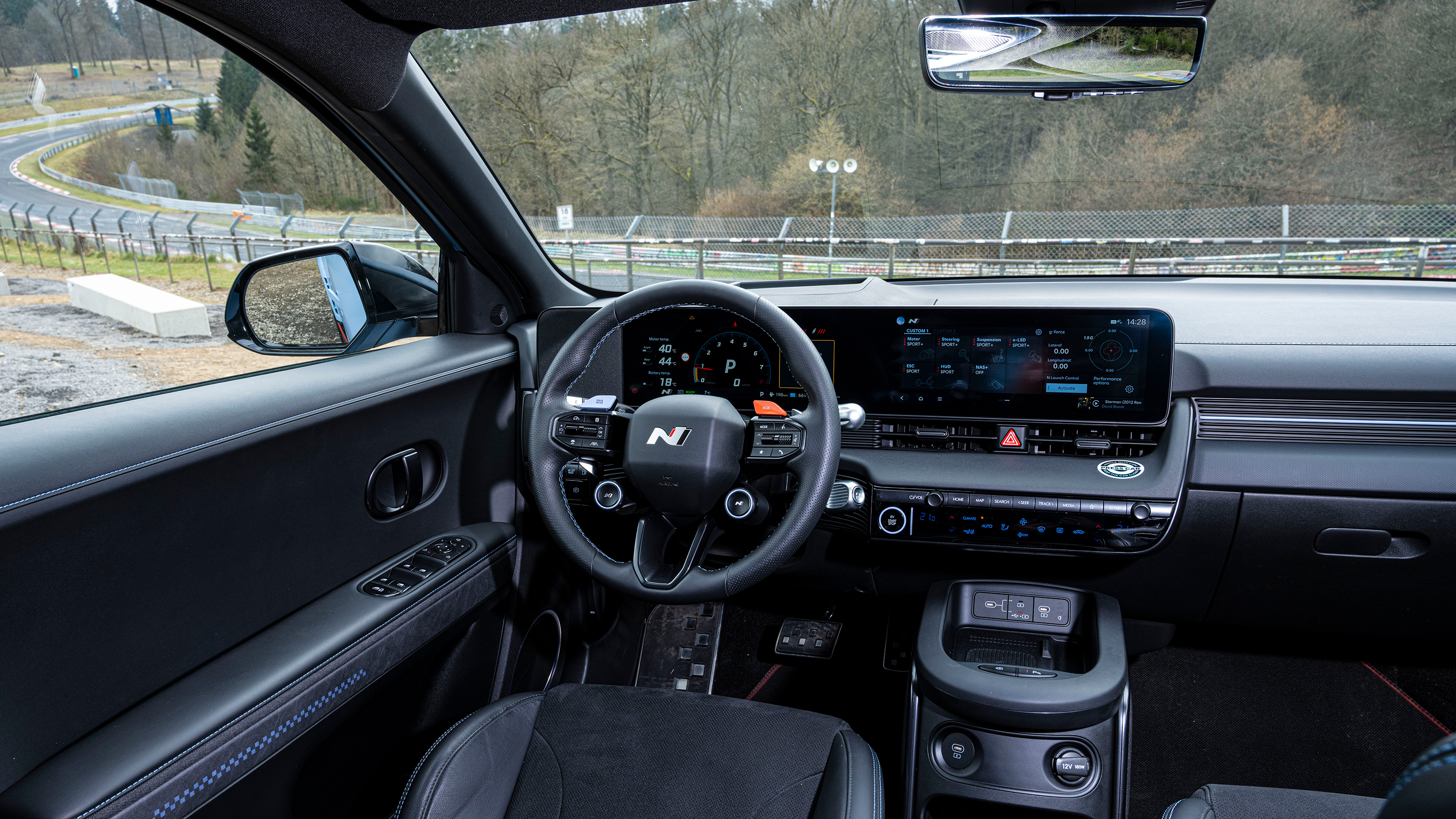 Hyundai Ioniq 5 N - dashboard
