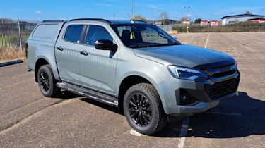 Isuzu D-Max Huntsman - front