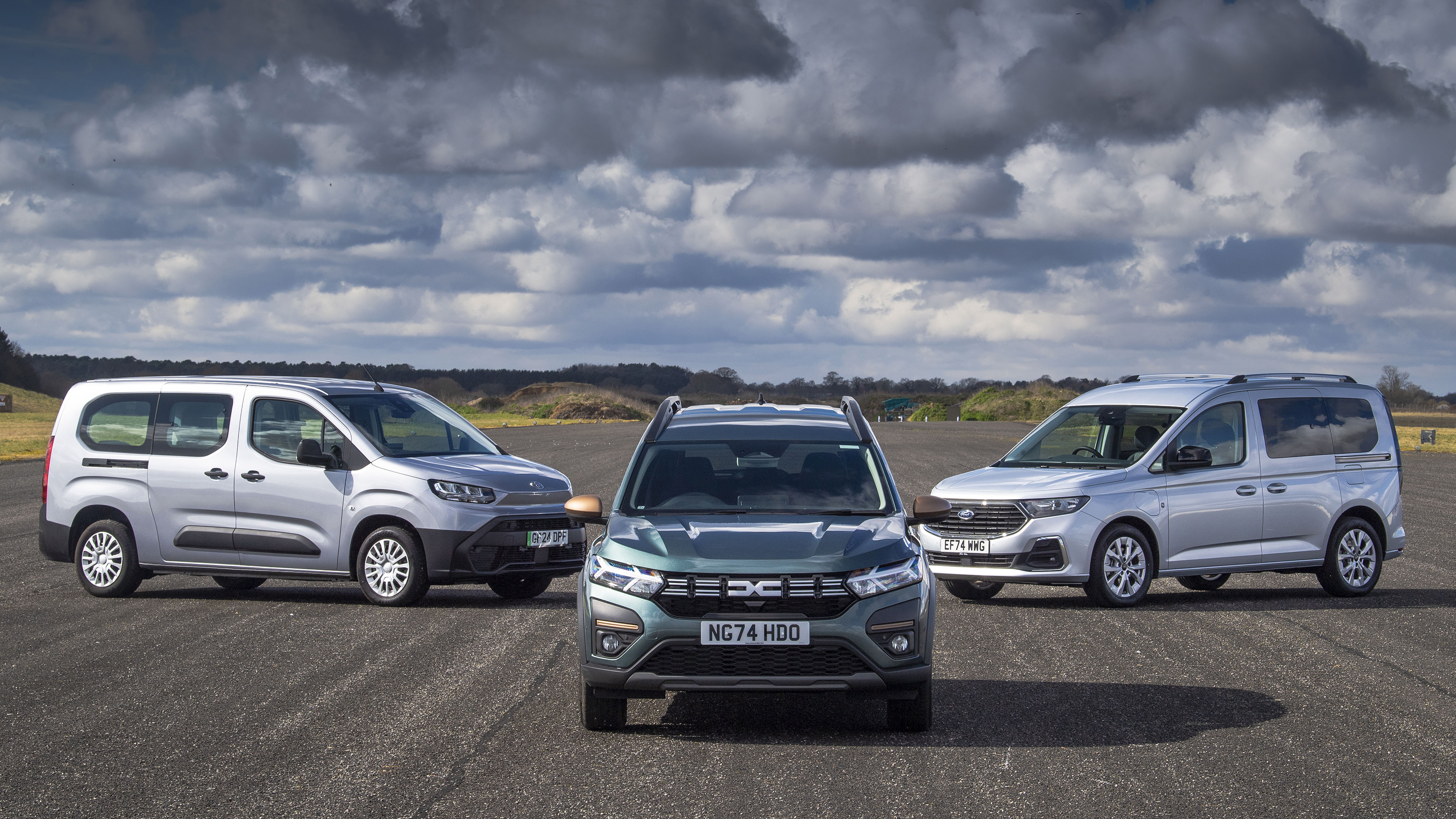 Dacia Jogger vs Toyota Proace City Verso vs Ford Tourneo Connect - group front static shot 