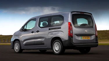 Toyota Proace City Verso - rear tracking