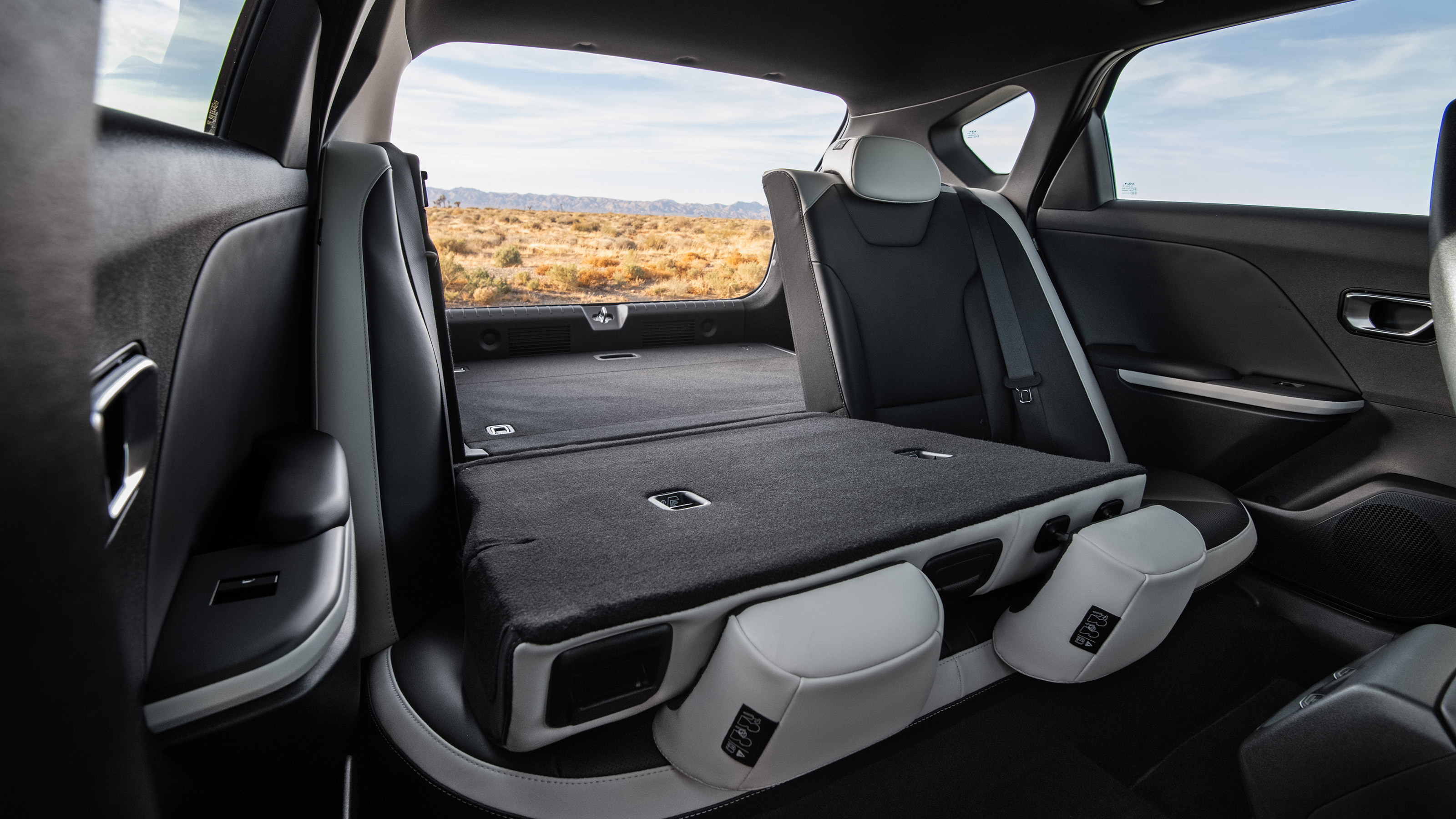 Kia K4 hatch - boot