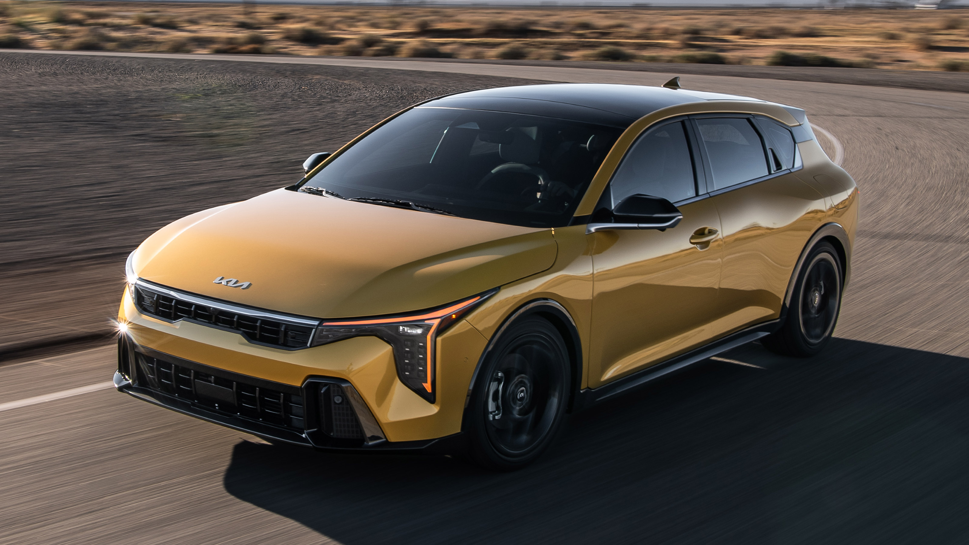 Kia K4 hatch - front action