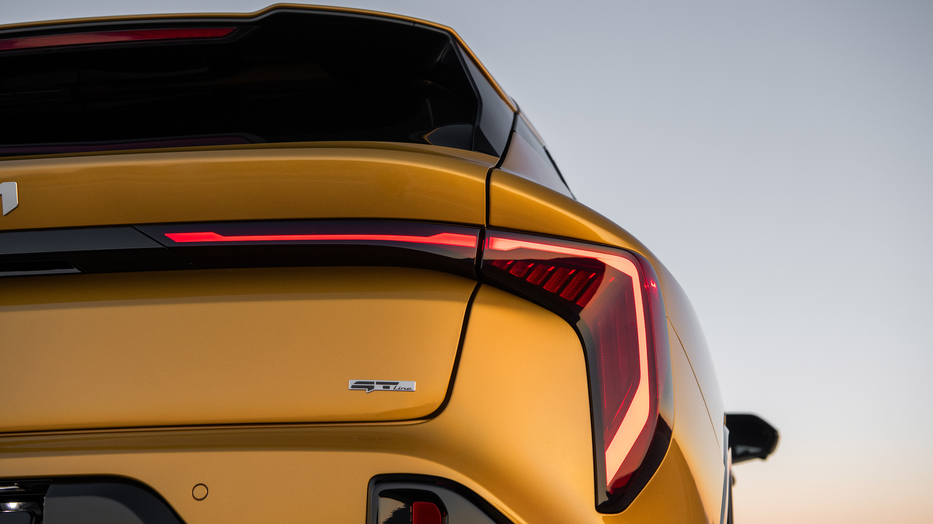 Kia K4 hatch - rear light