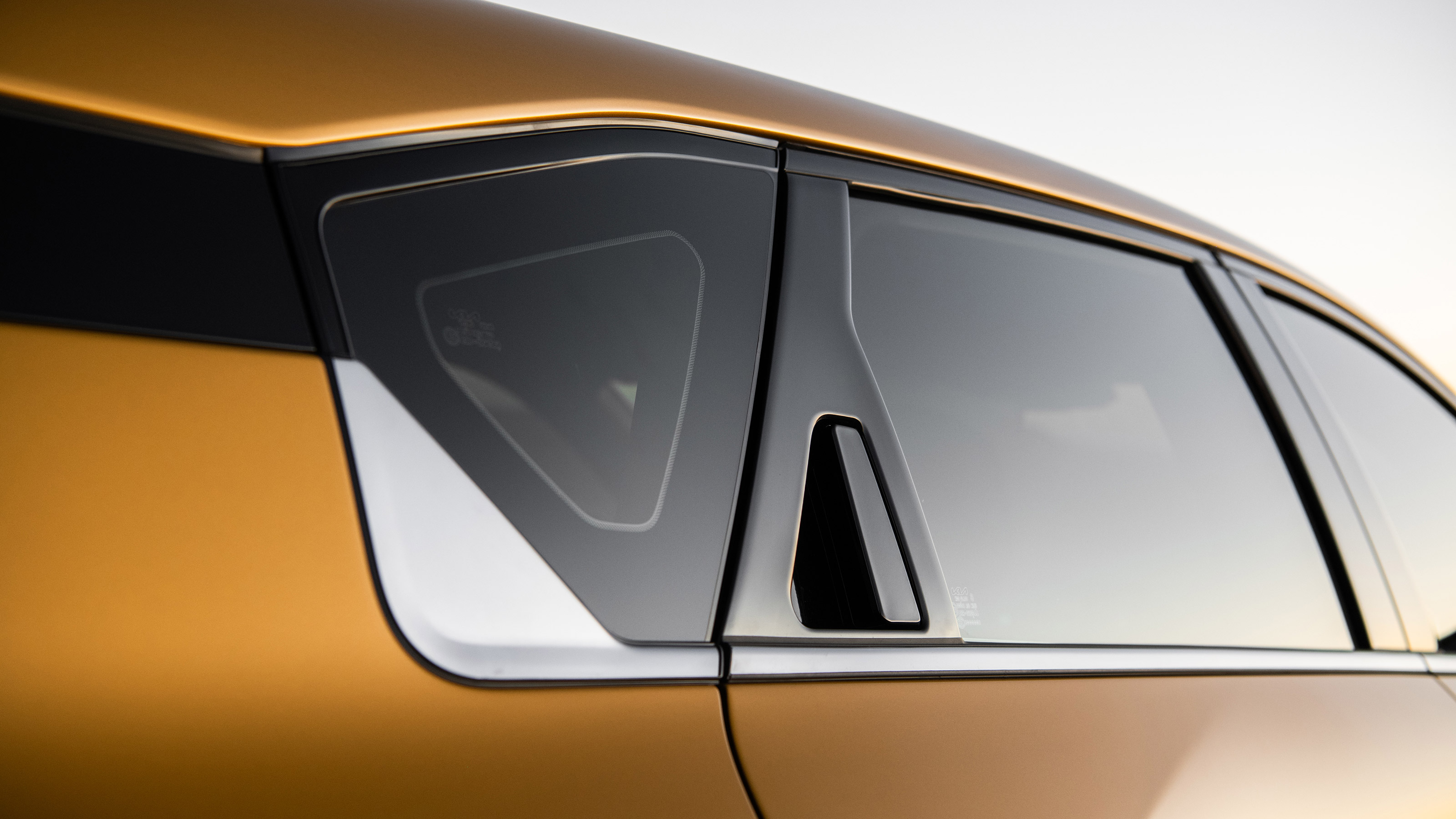 Kia K4 hatch - handle