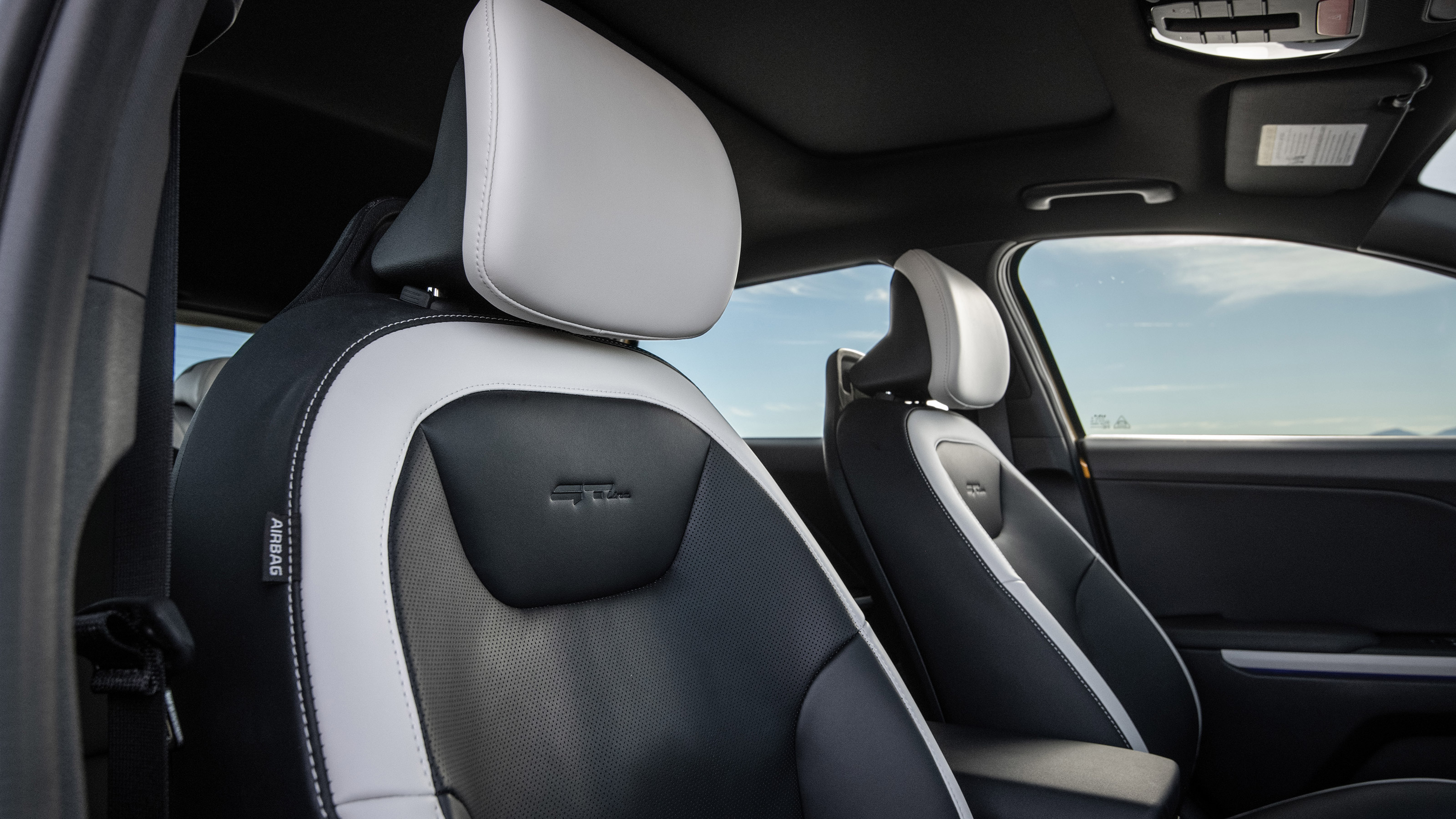 Kia K4 hatch - seats