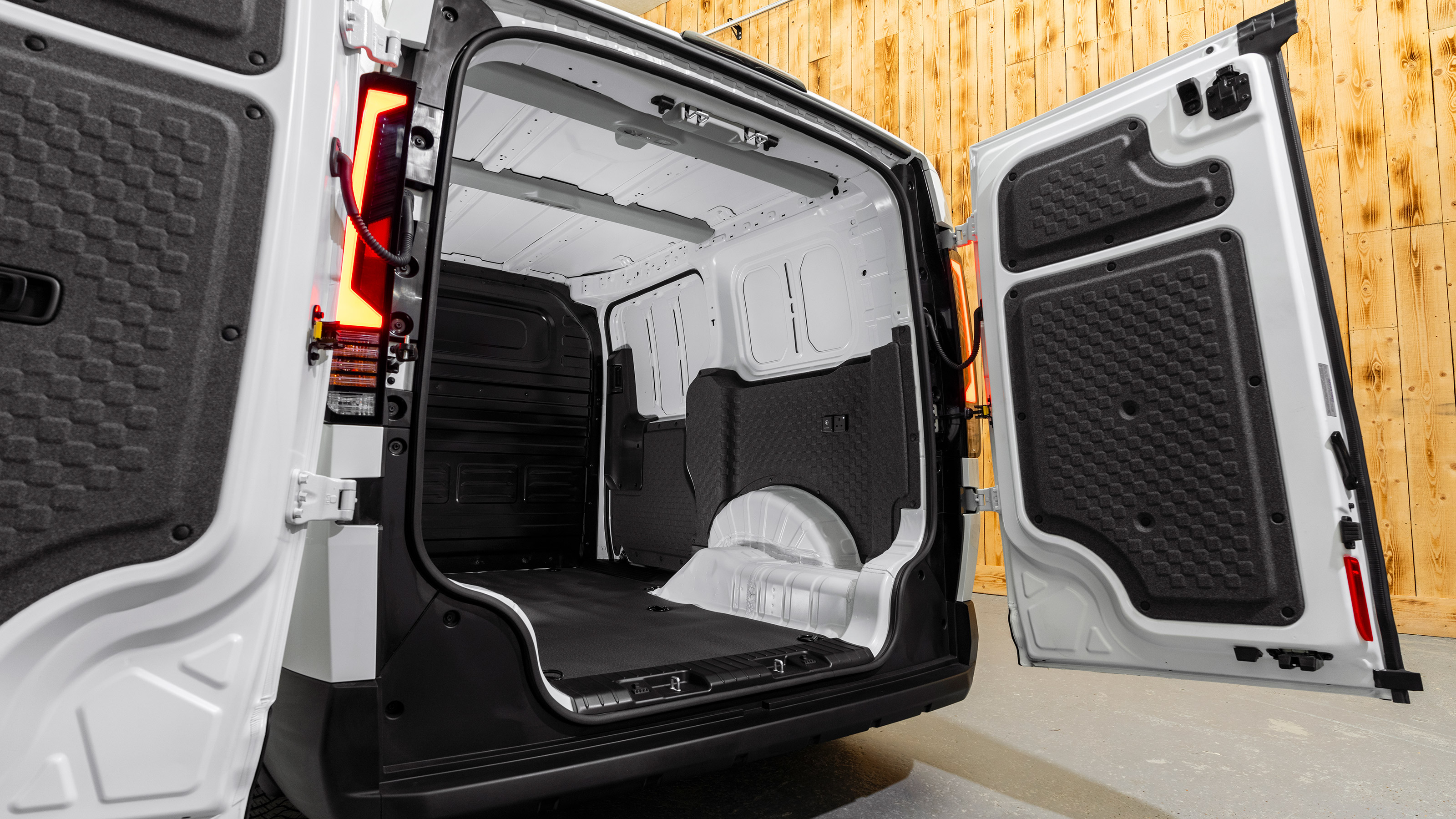 Kia PV5 Cargo - rear doors