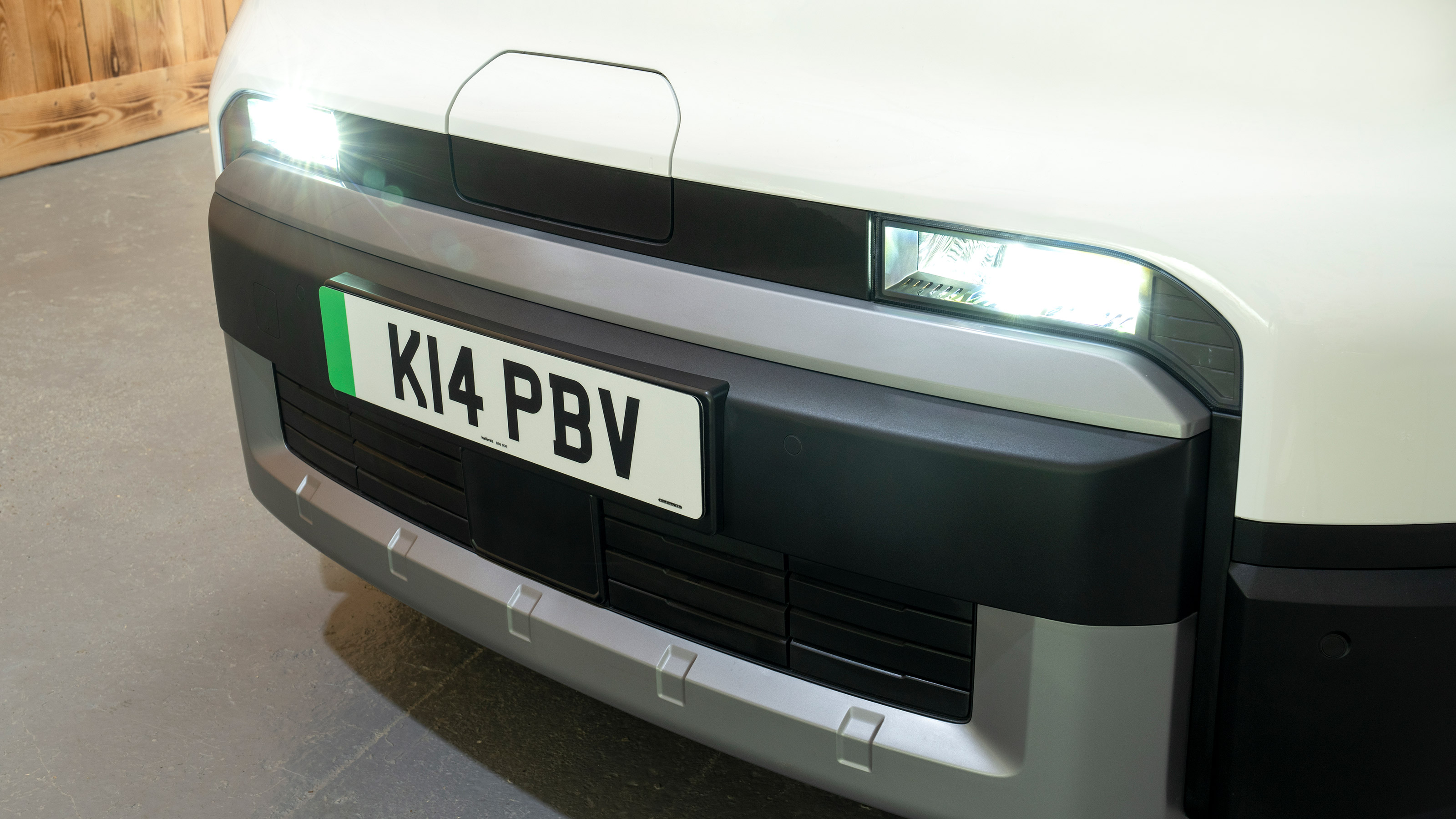 Kia PV5 Cargo - front lights
