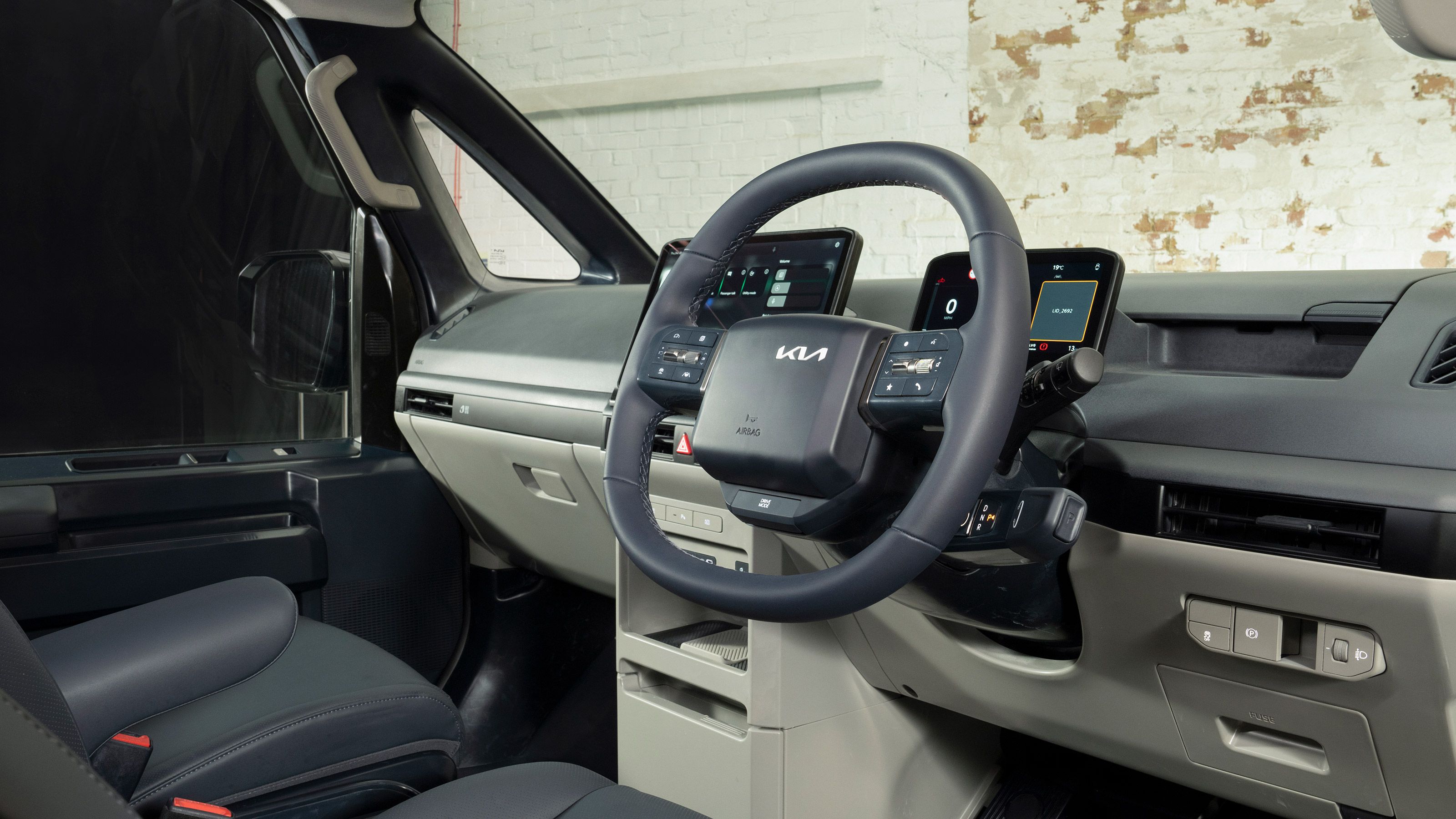 Kia PV5 Cargo - dash
