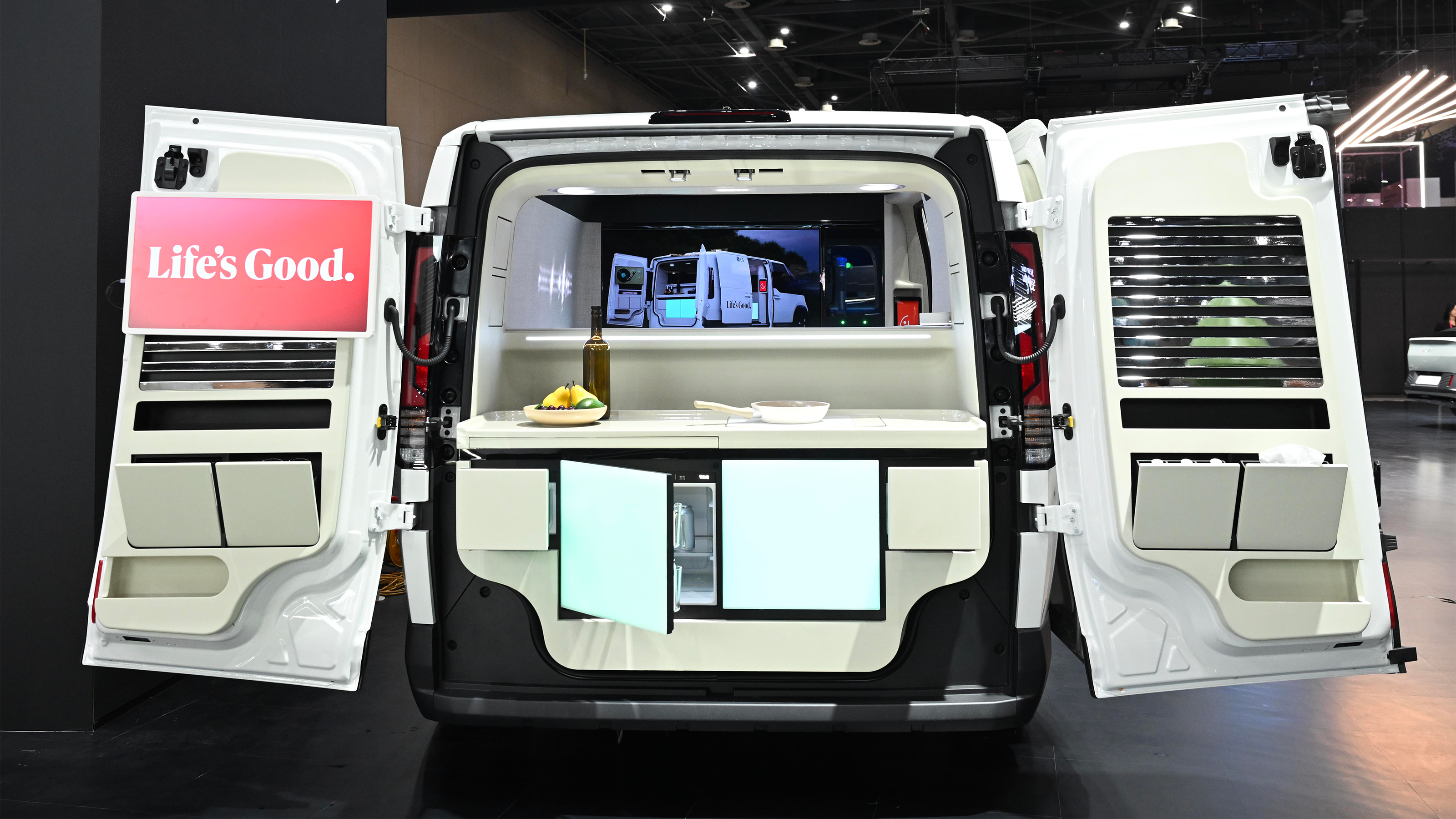 Kia PV5 Spielraum concept - open rear