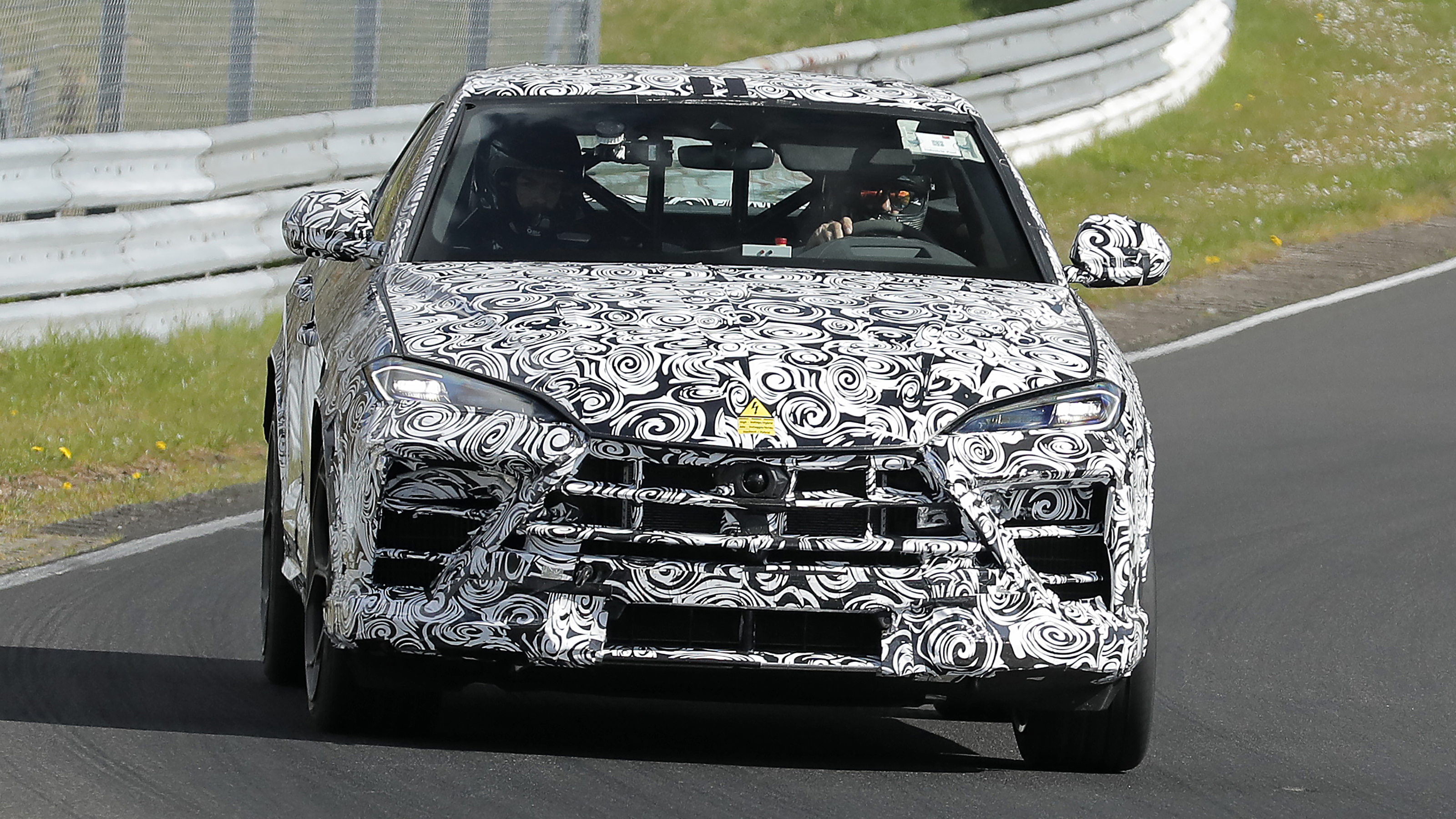 Lamborghini Urus Performante hybrid - headshot