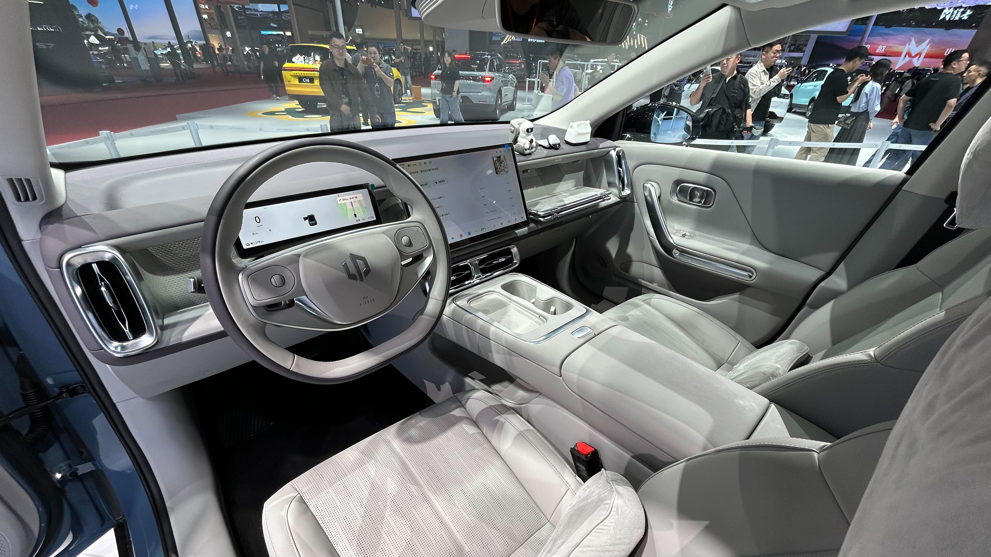 Leapmotor B01 at the 2025 Shanghai motor show - interior 