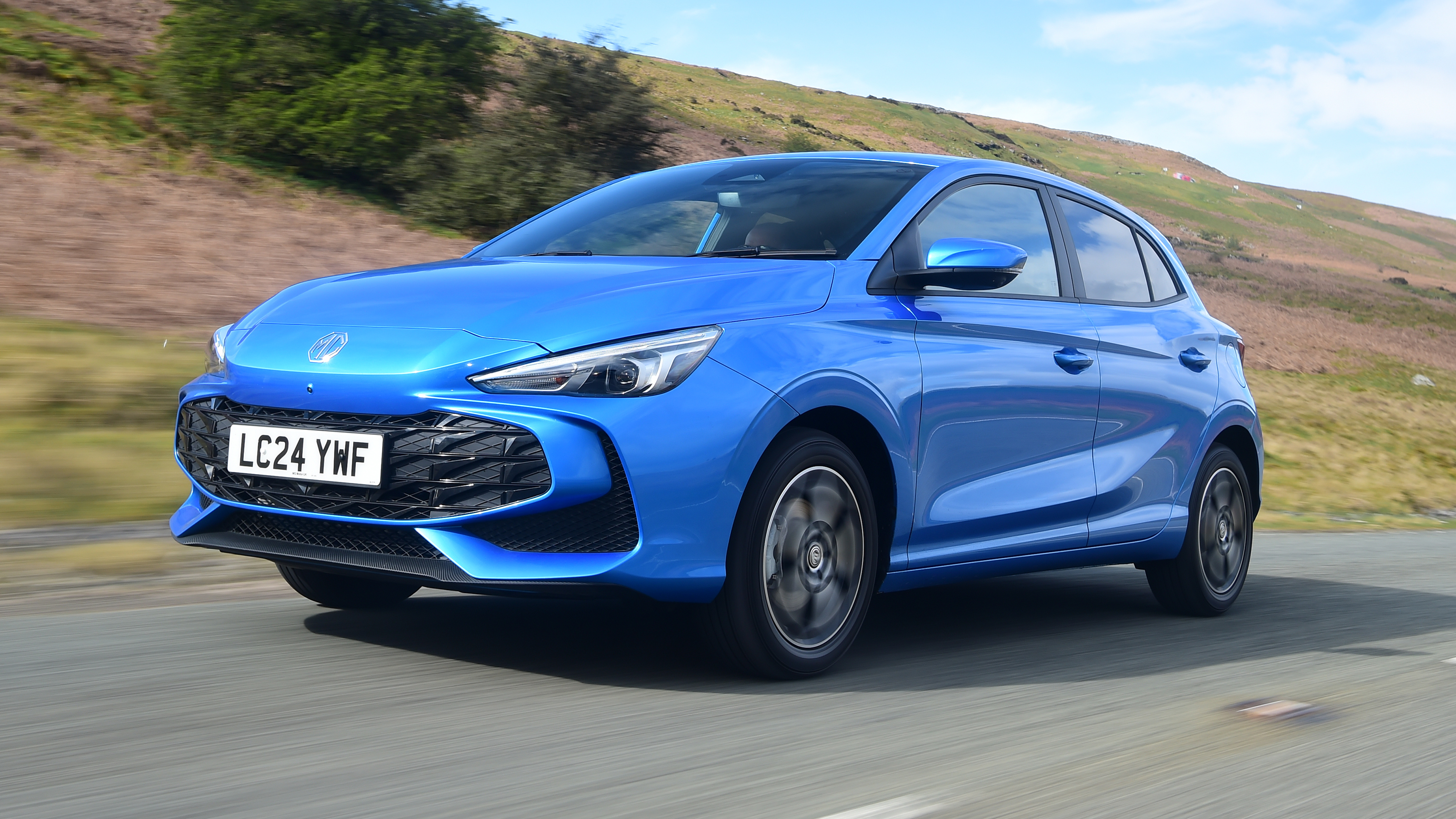 MG3 Hybrid+ - front tracking