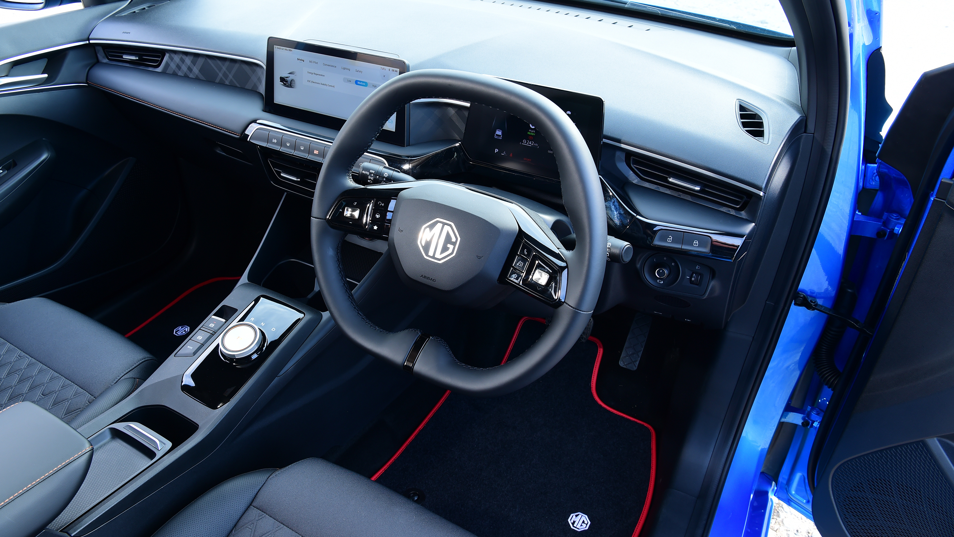 MG3 Hybrid+ - interior