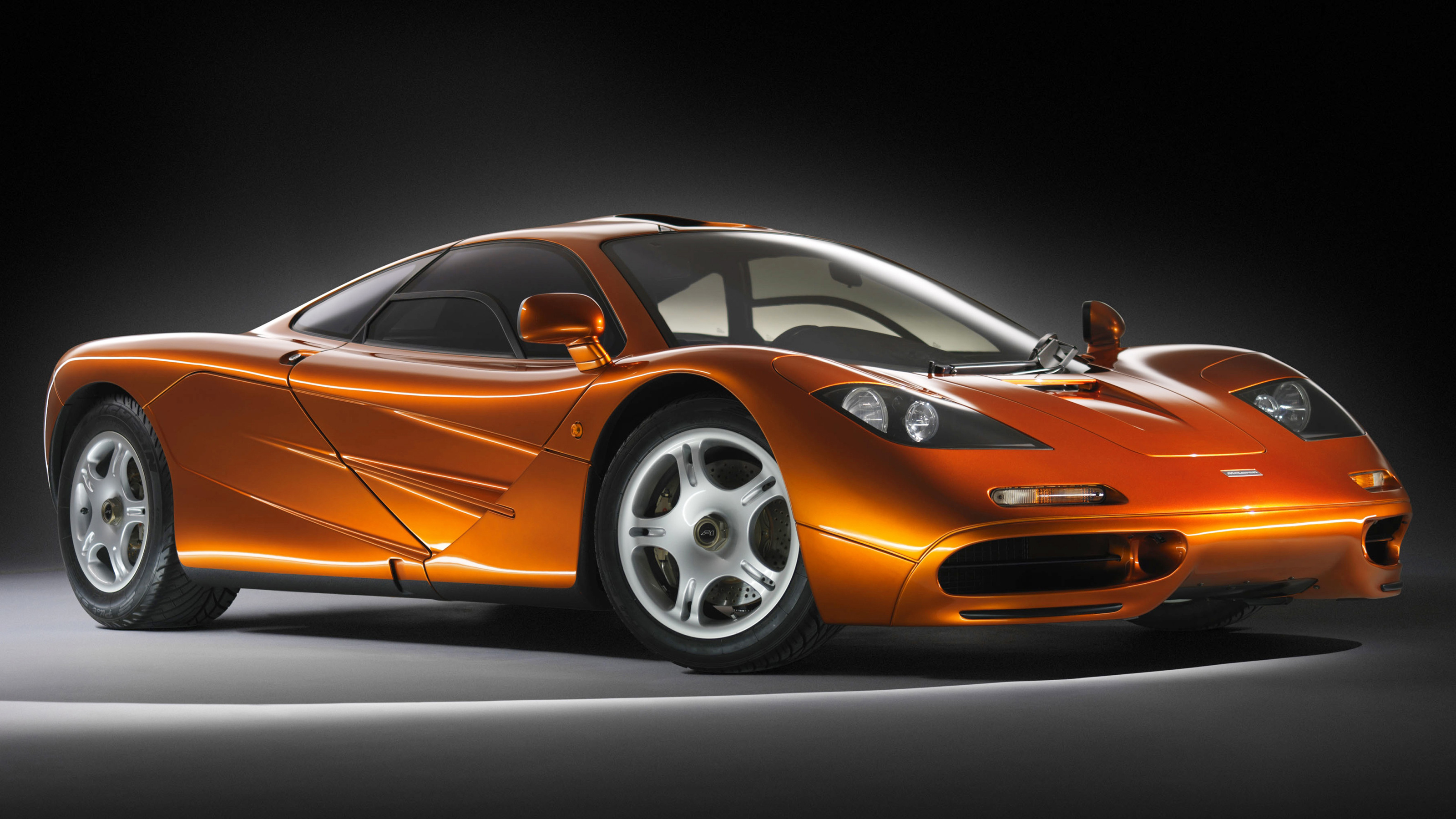 McLaren F1 - front view