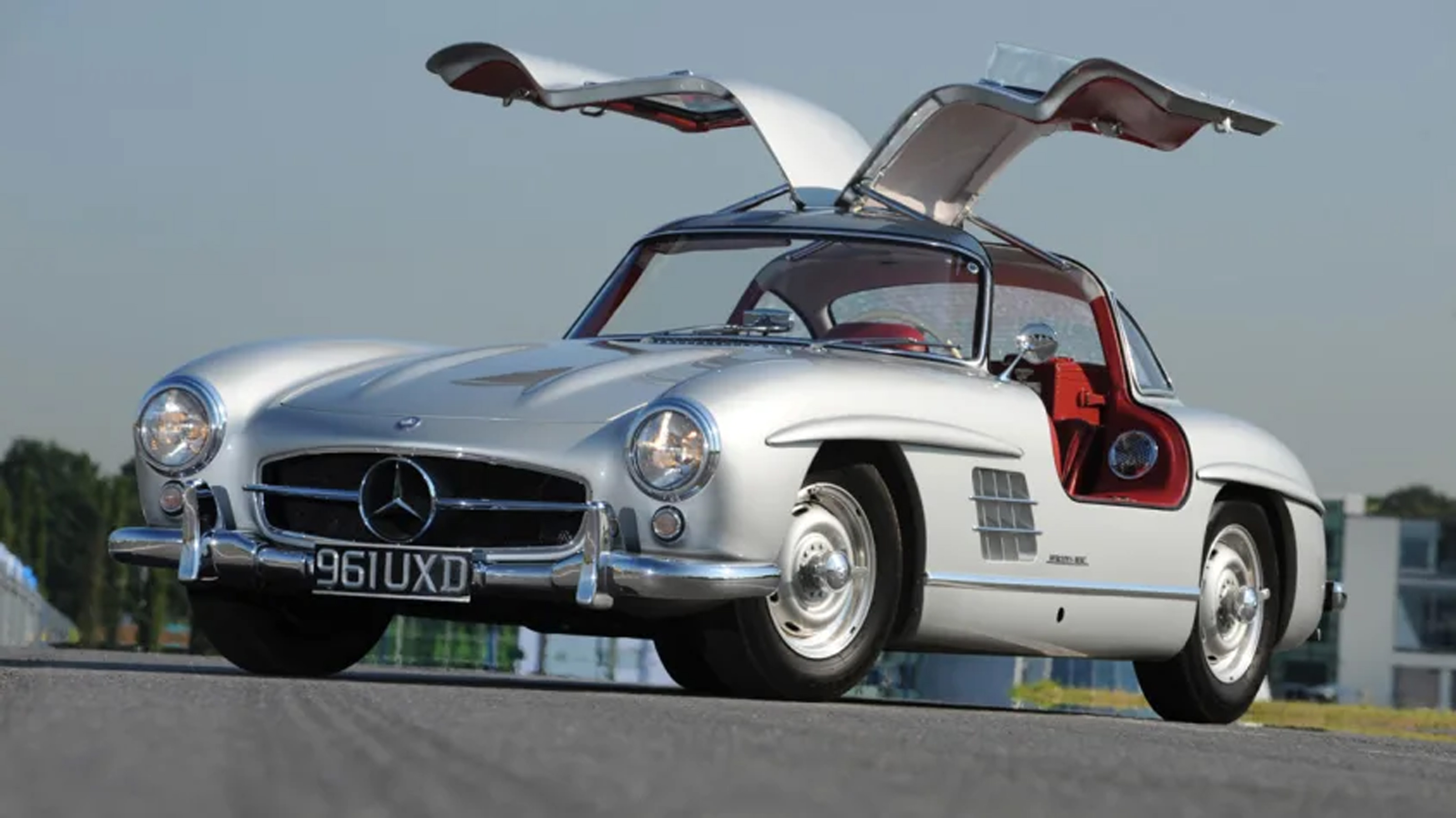 Mercedes 300SL ‘Gullwing’ - front static
