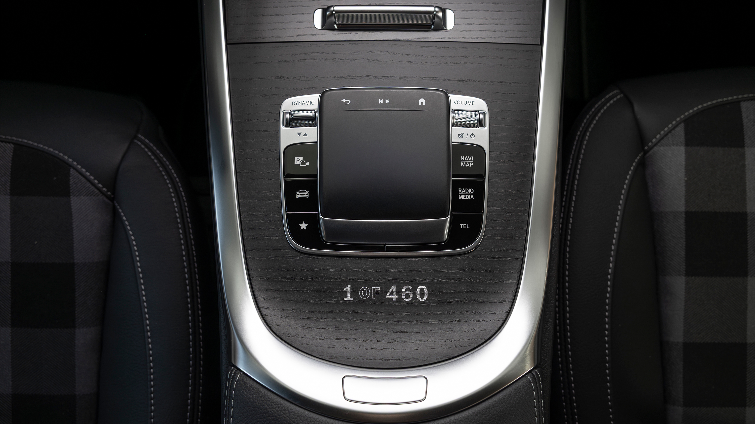 Mercedes G-Class ‘Edition Stronger than the 1980s’ - centre console