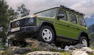 Mercedes G-Class ‘Edition Stronger than the 1980s’ - green front angled