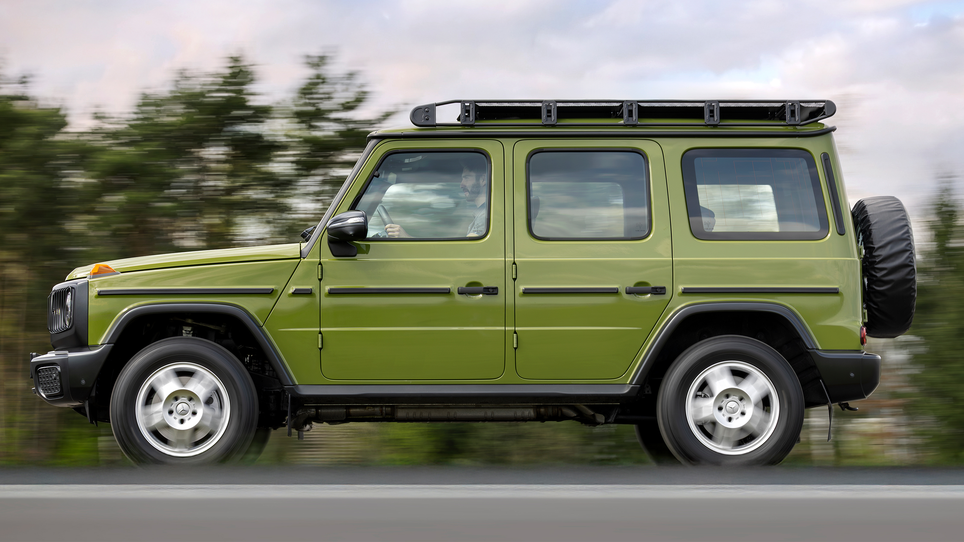 Mercedes G-Class ‘Edition Stronger than the 1980s’ - outdoor dynamic side profile
