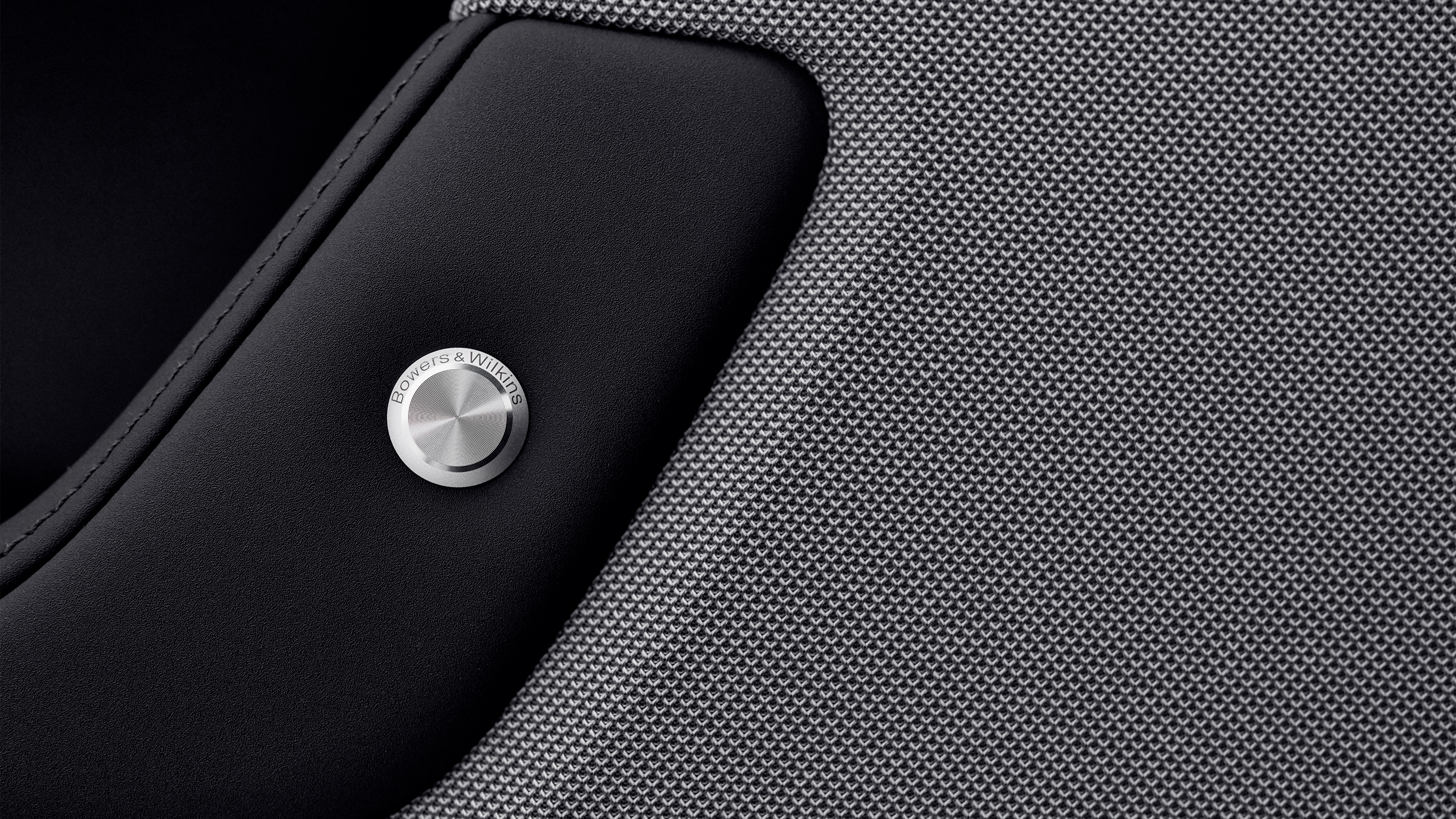 Polestar 2 - speaker button