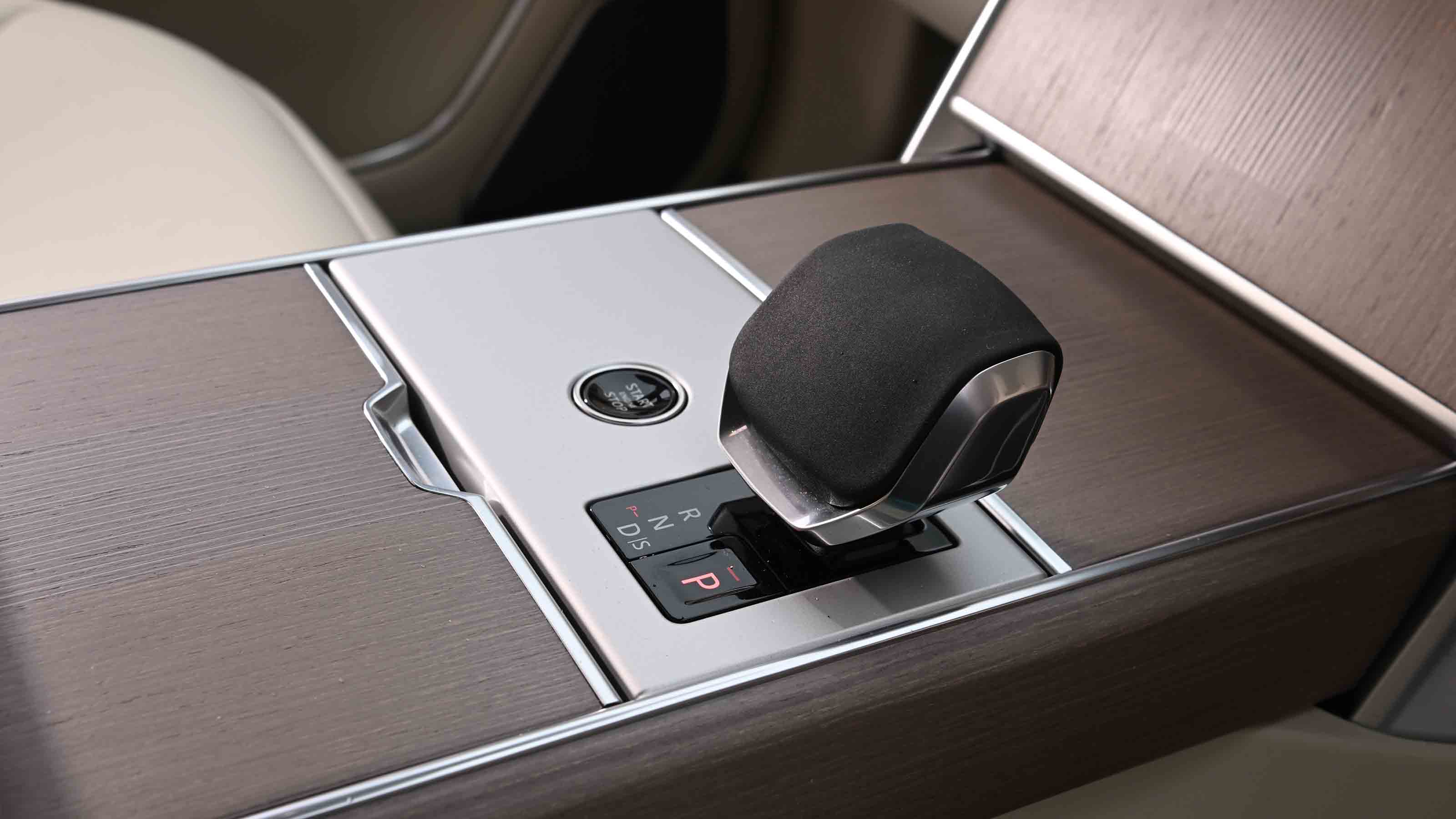 Range Rover - gear selector