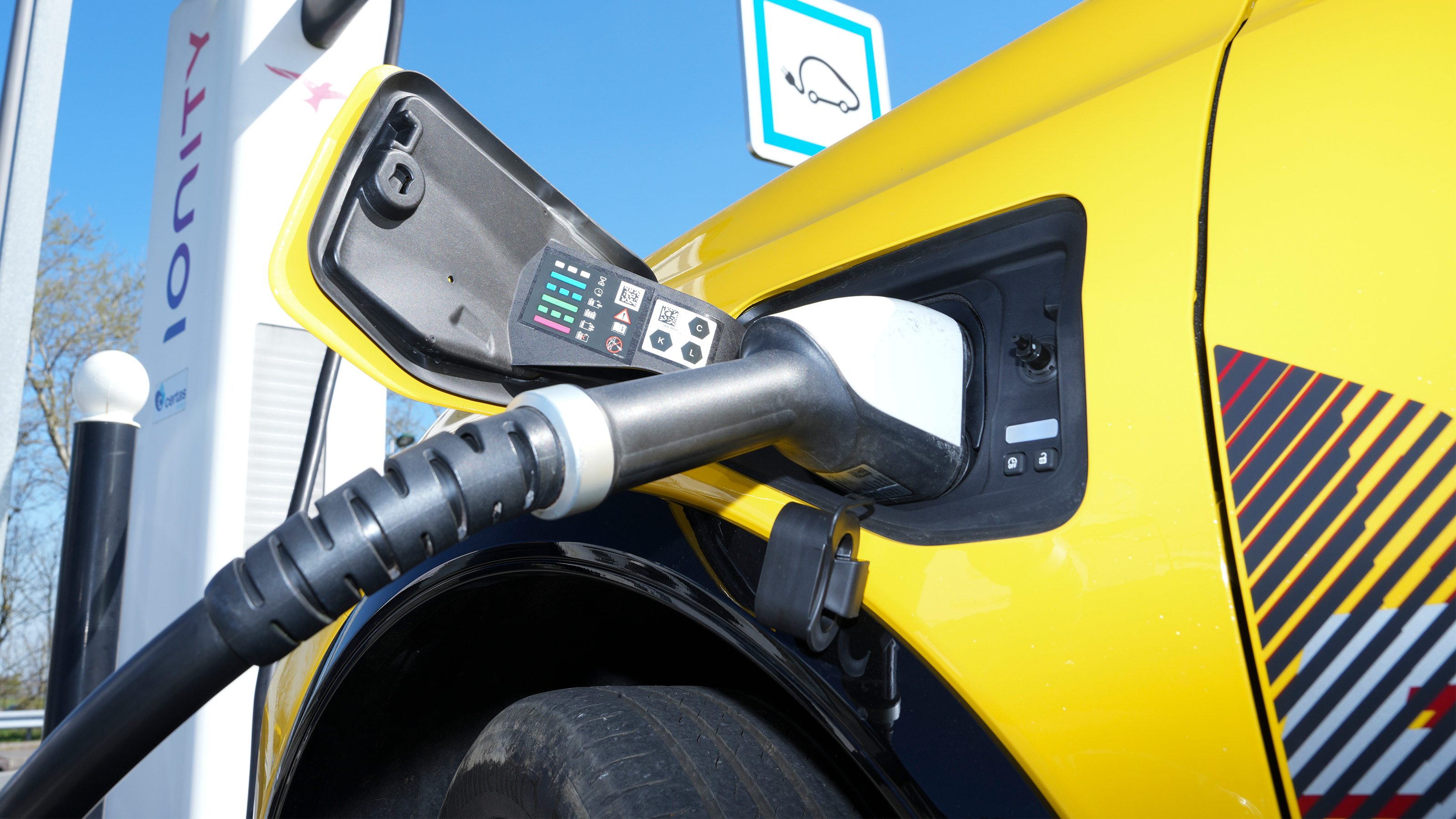 Renault 5 E-Tech Iconic Five long-term test - charging socket