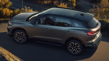 Renault Austral facelift -above