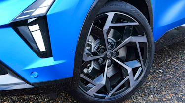 Renault Rafale - alloy wheel detail